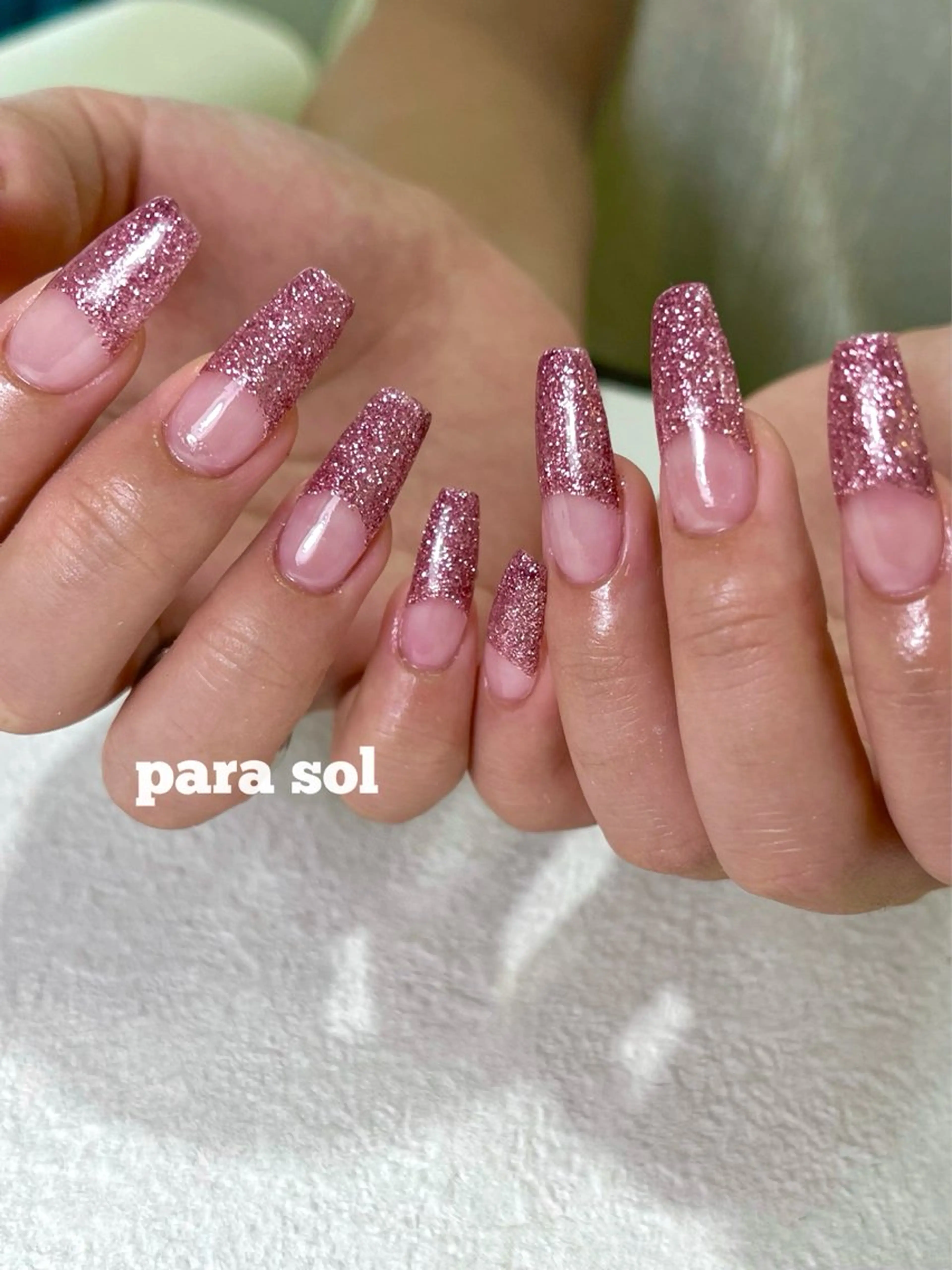 ネイル フレンチネイル ジェルネイル キラキラネイル ラメ(グリッター) パラジェル ハンドネイル para ☀︎ sol by BECK所属・Para Sol nail　Maoのネイルデザイン
