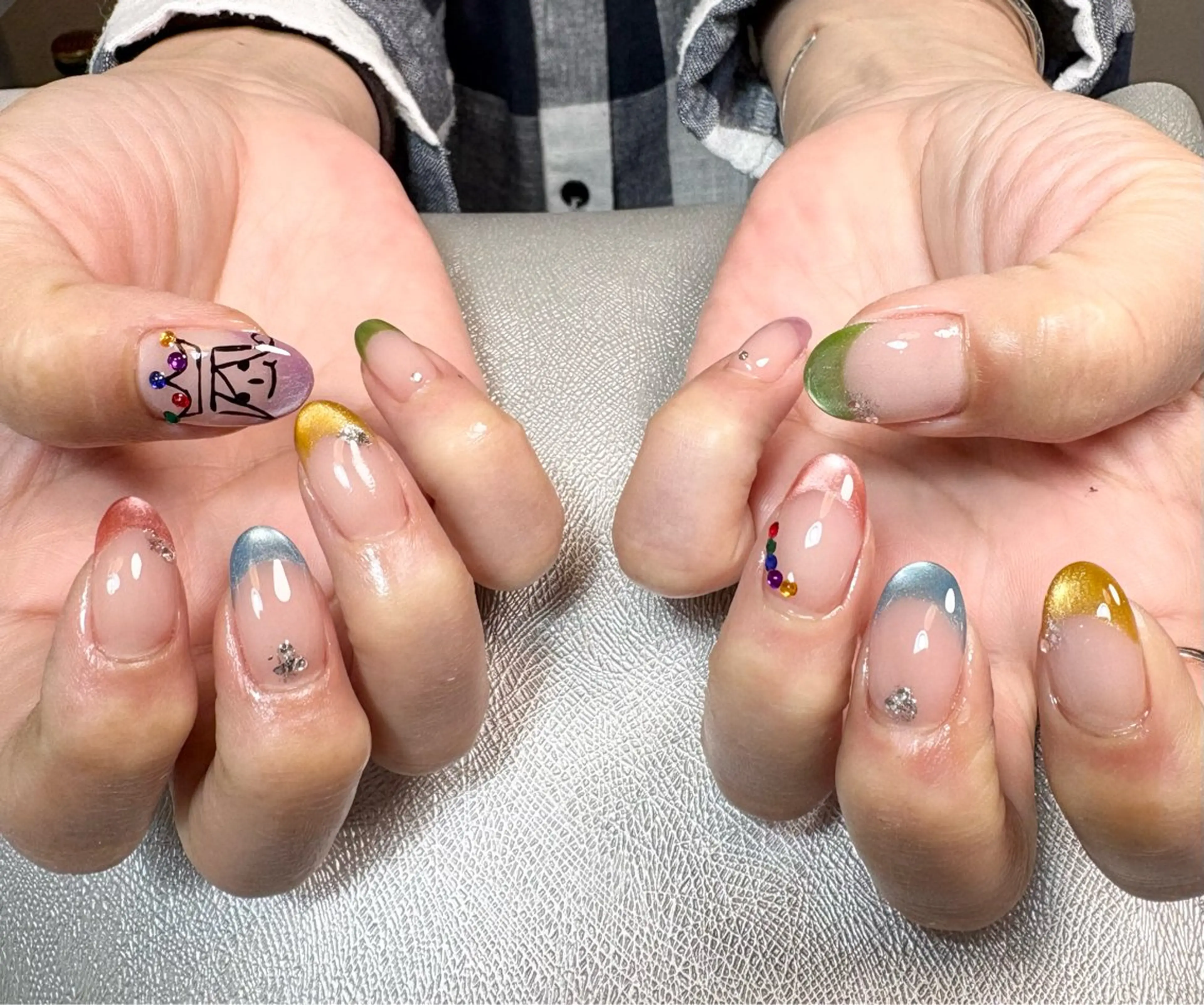 ネイル フレンチネイル マグネットネイル ハンドネイル ✨韓国✨nail salonLumieのネイルデザイン