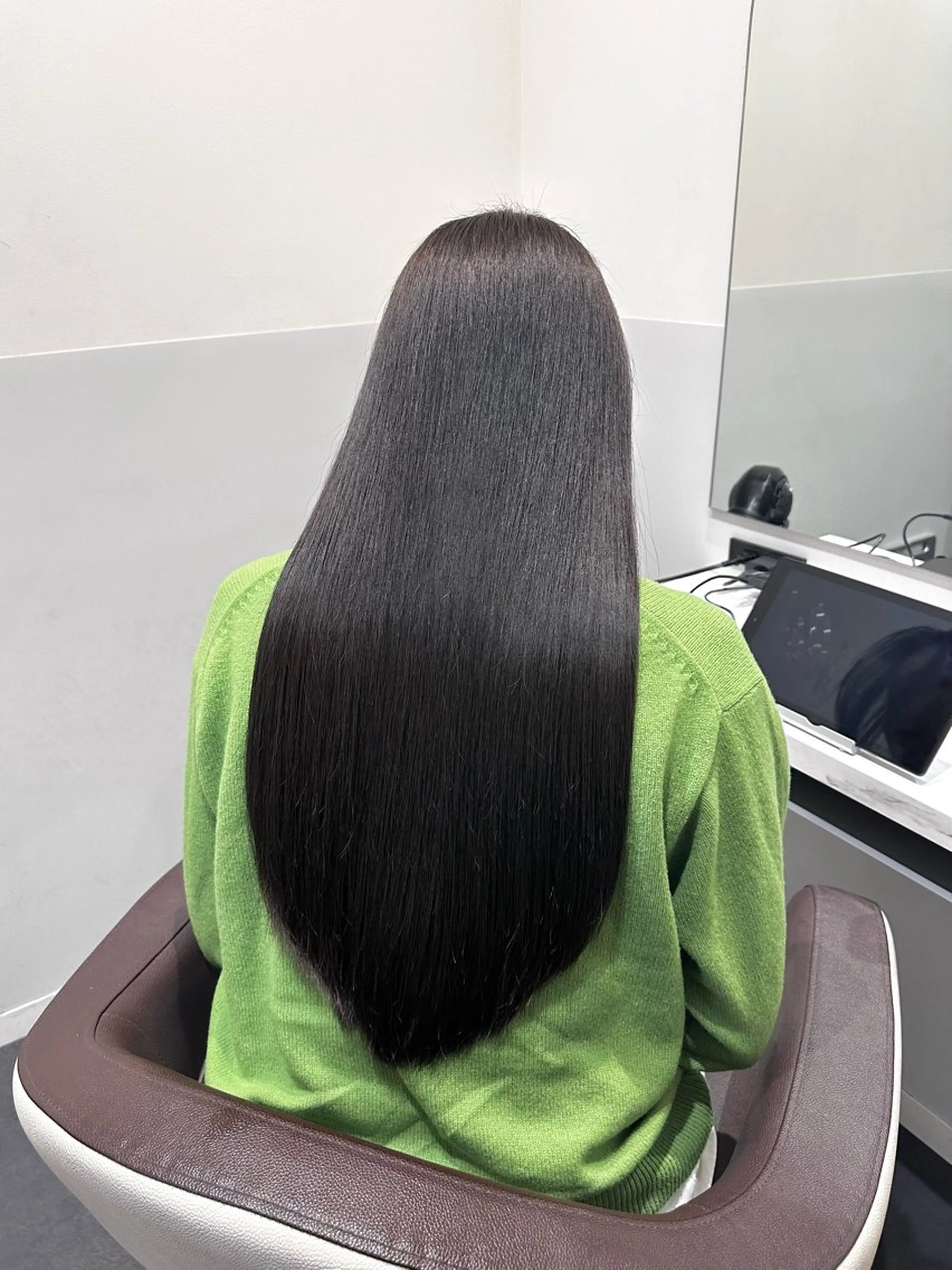 ロング カラー ベージュカラー ブリーチ ブリーチなしカラー オリーブベージュ 髪質改善 ヘアカラー トリートメント 矢野 晃平のヘアスタイル