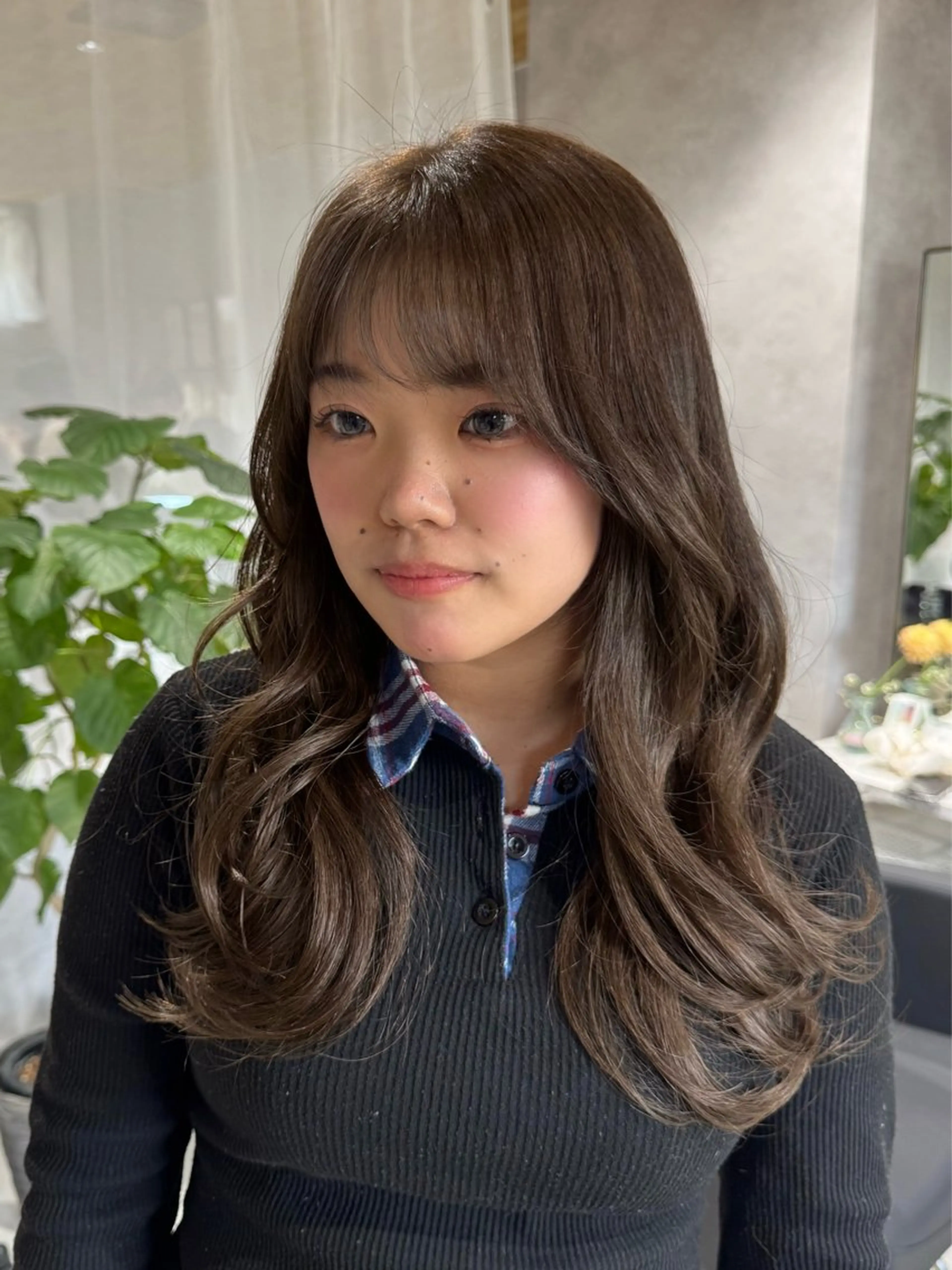 セミロング カラー ベージュカラー ブリーチ ブリーチなしカラー オリーブベージュ カット ヘアカラー トリートメント 咲良 / allum 鈴鹿のヘアスタイル