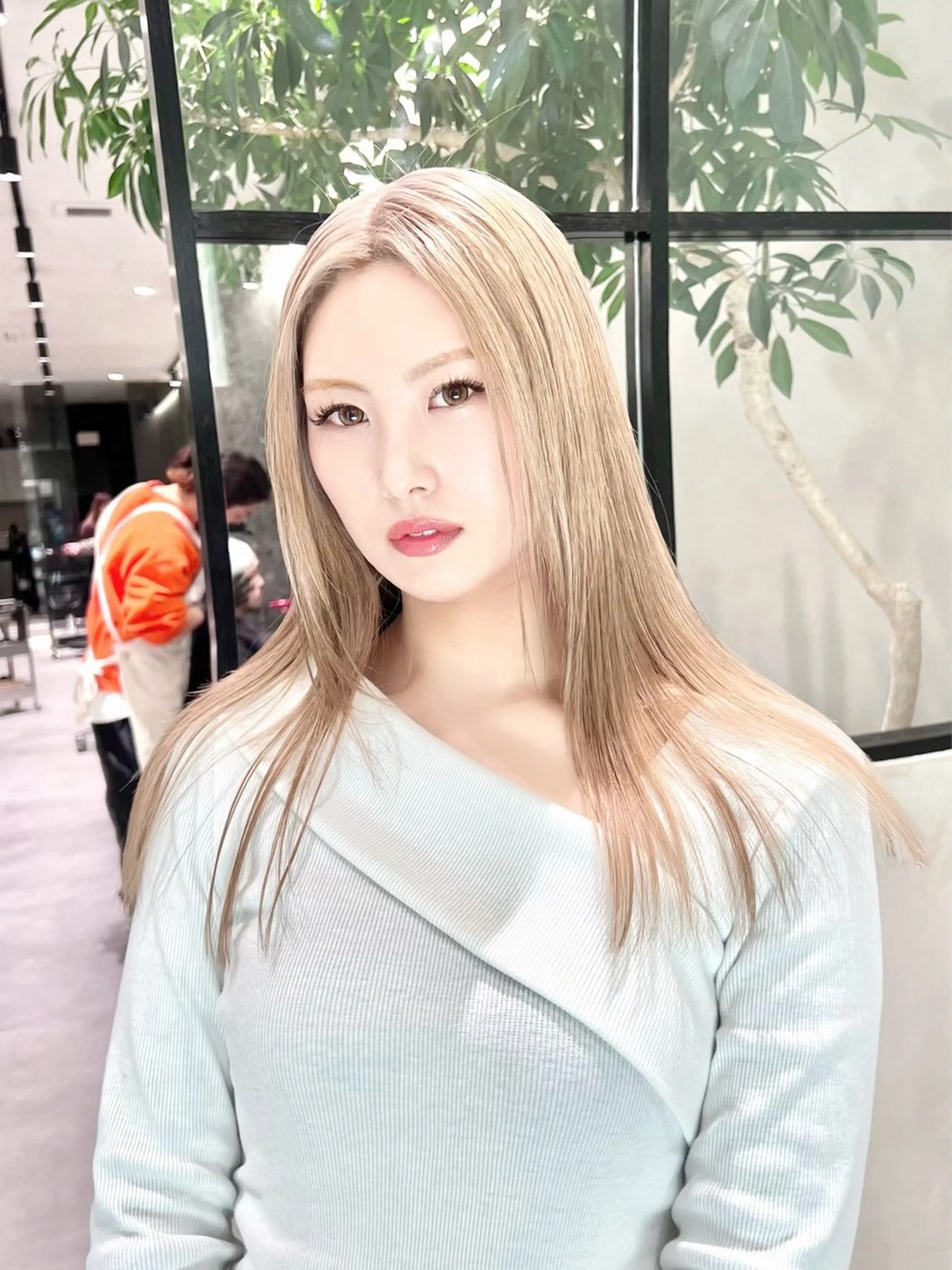 〈ダメージを抑えながら明るくしたい方〉ダブルカラー+最高級補修ケアトリートメントの写真