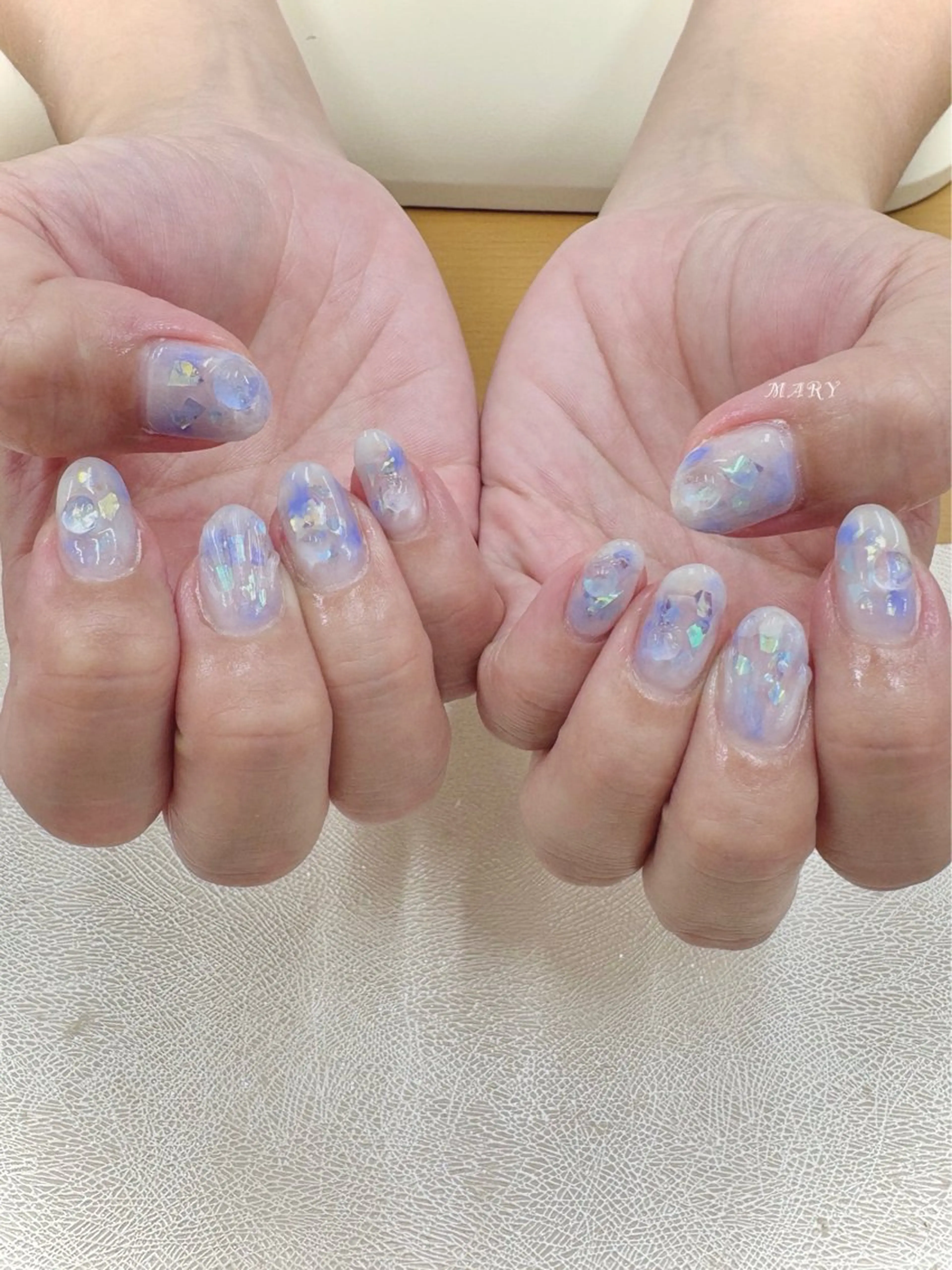 ネイル 水色 ニュアンスネイル 夏ネイル ハンドネイル Mary nail .narumiのネイルデザイン