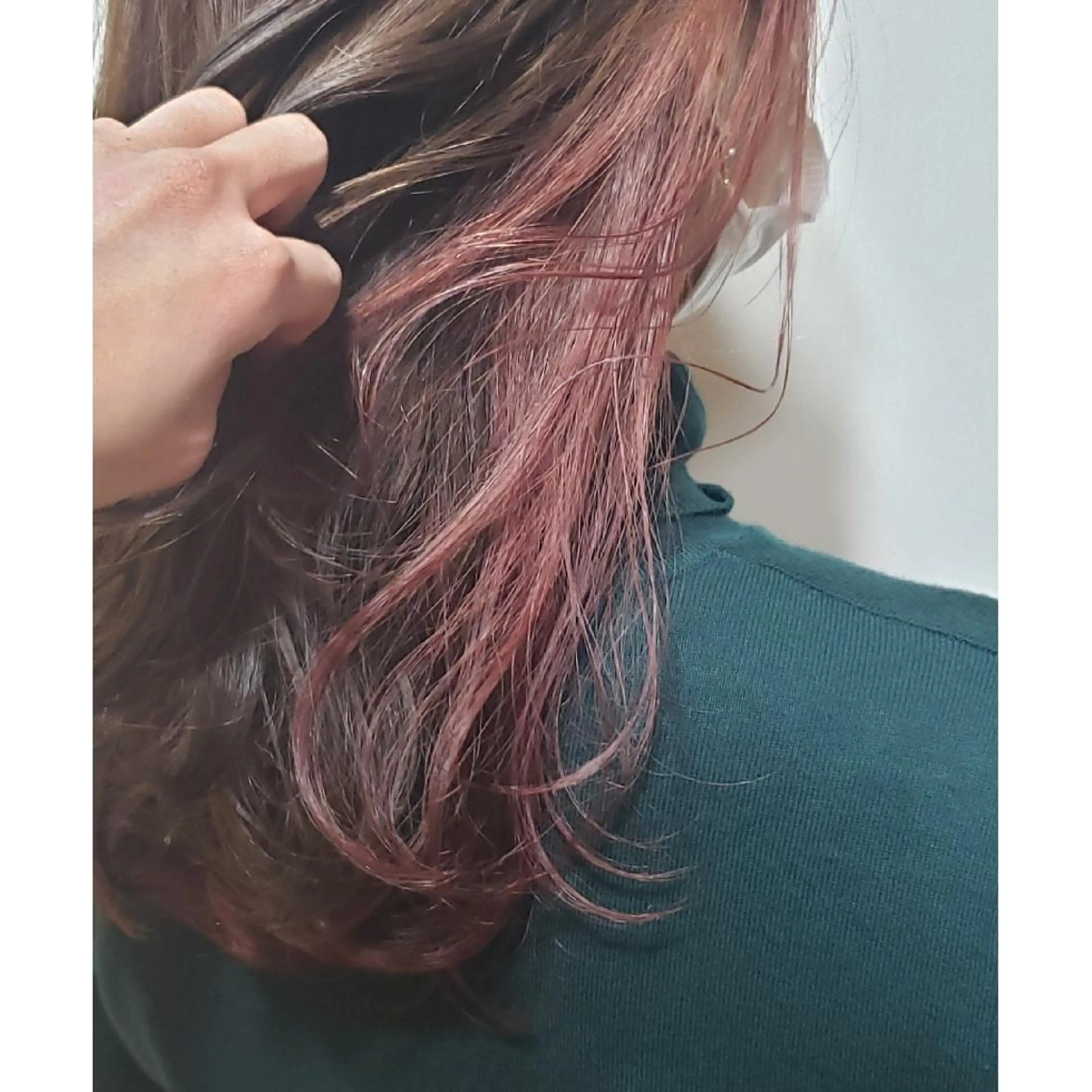 セミロング カラー ヘアアレンジ イヤリングカラー ピンクカラー 髪質改善サロン🍃 AIRI のヘアスタイル