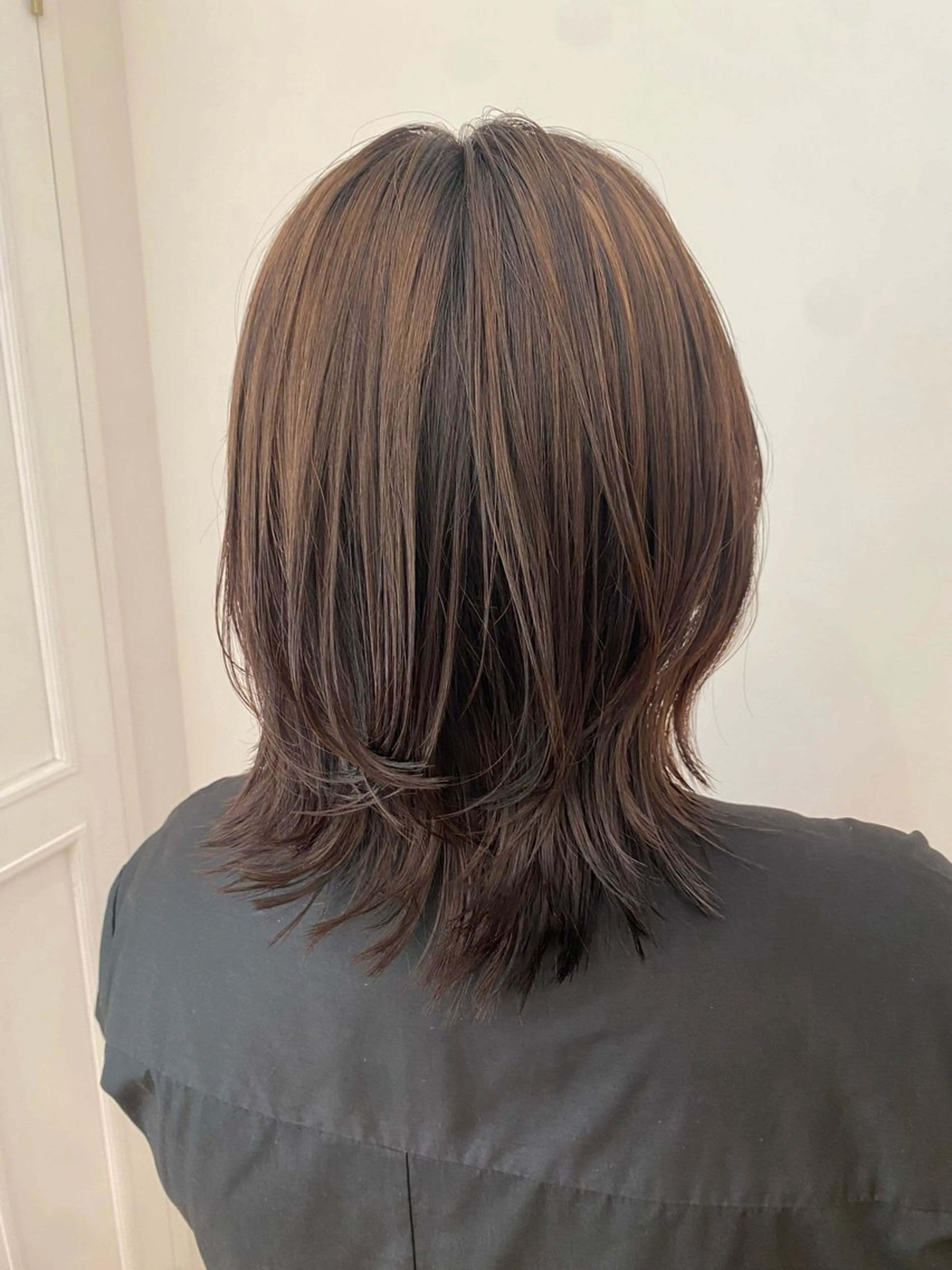 ミディアム ボブ くびれヘア レイヤーカット ウルフカット 伊藤 優花のヘアスタイル