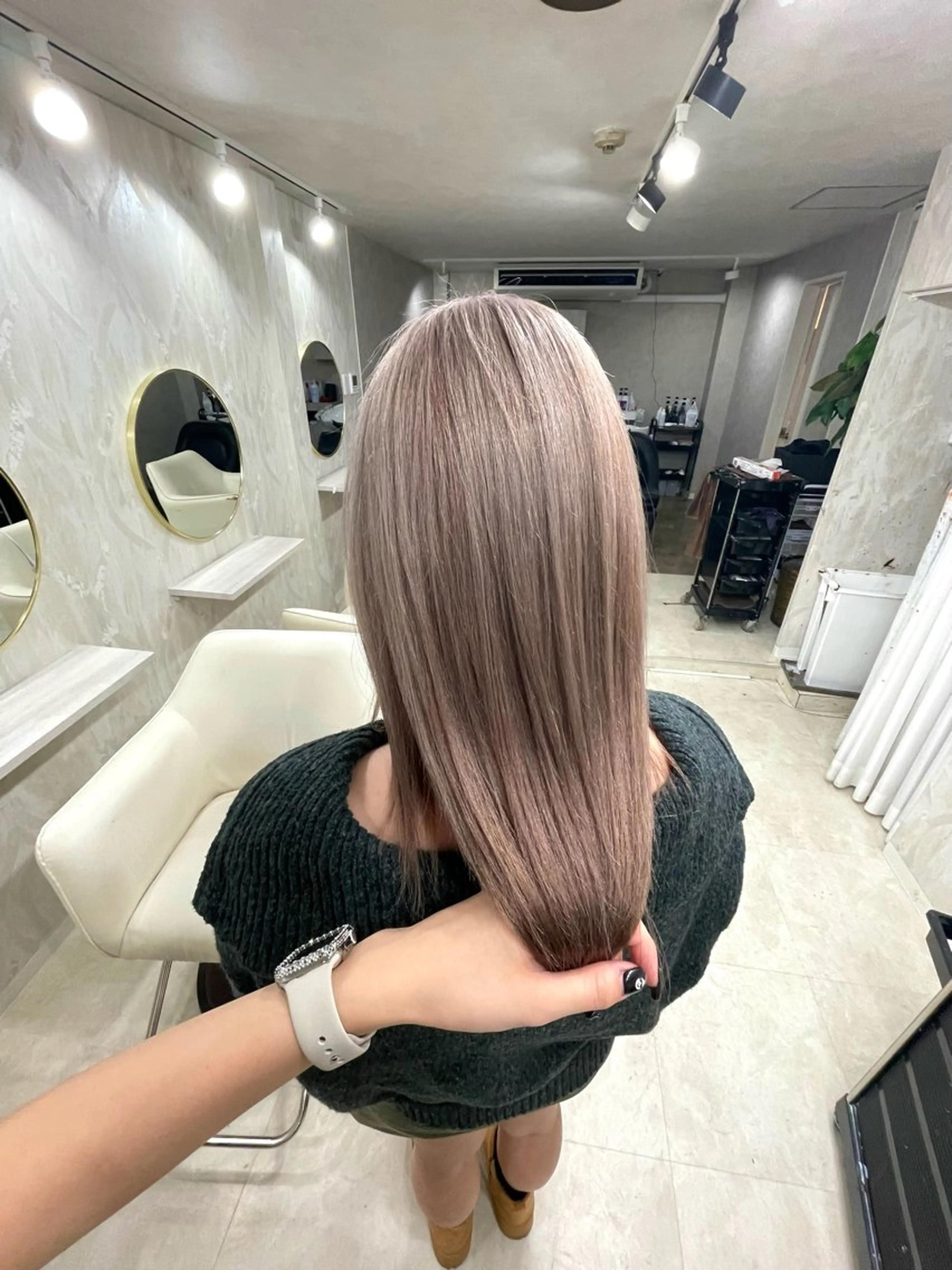 ミディアム カラー ベージュカラー ミルクティーベージュ ヘアカラー トリートメント 🩵ハイトーン/ レイヤーYUZU🩵のヘアスタイル