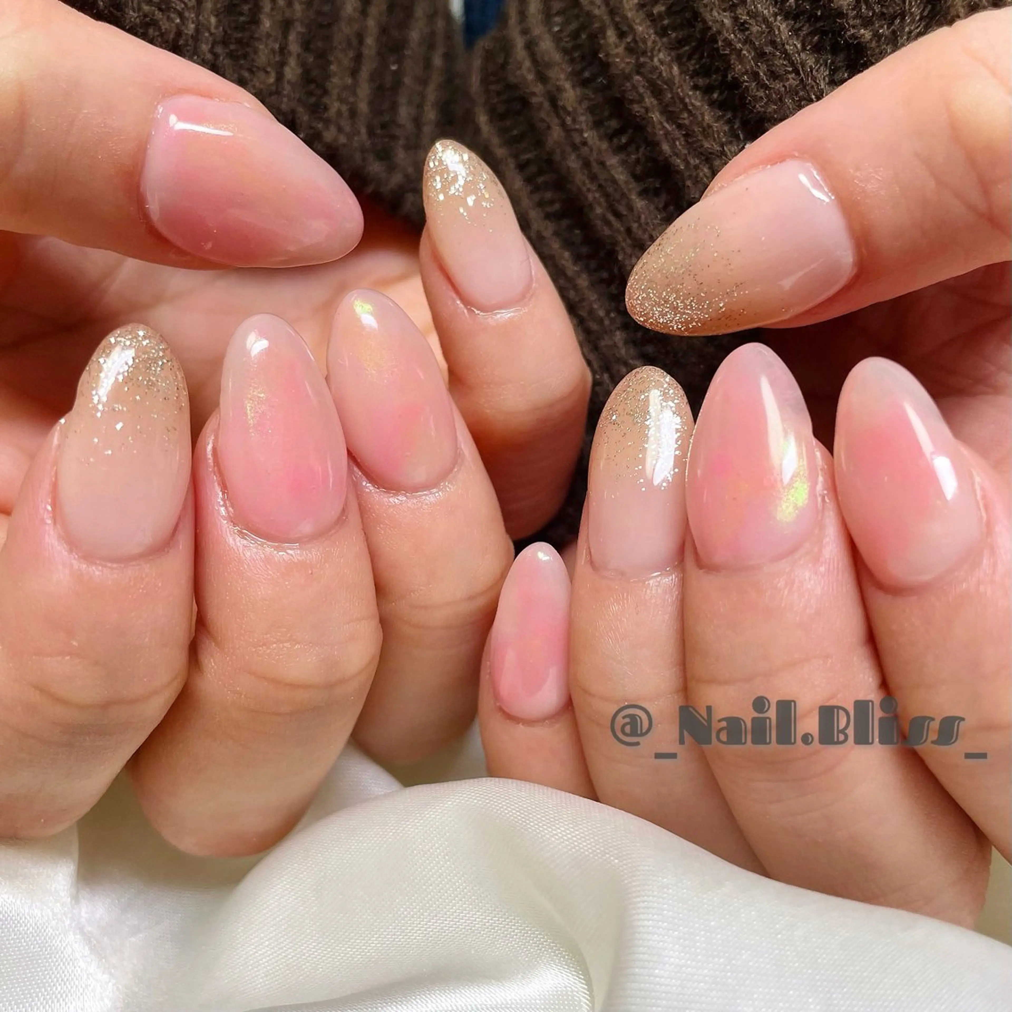 ネイル グラデーション ラメ(グリッター) ラメグラデーション 大理石ネイル(マーブル) ハンドネイル NAIL BLISSのネイルデザイン