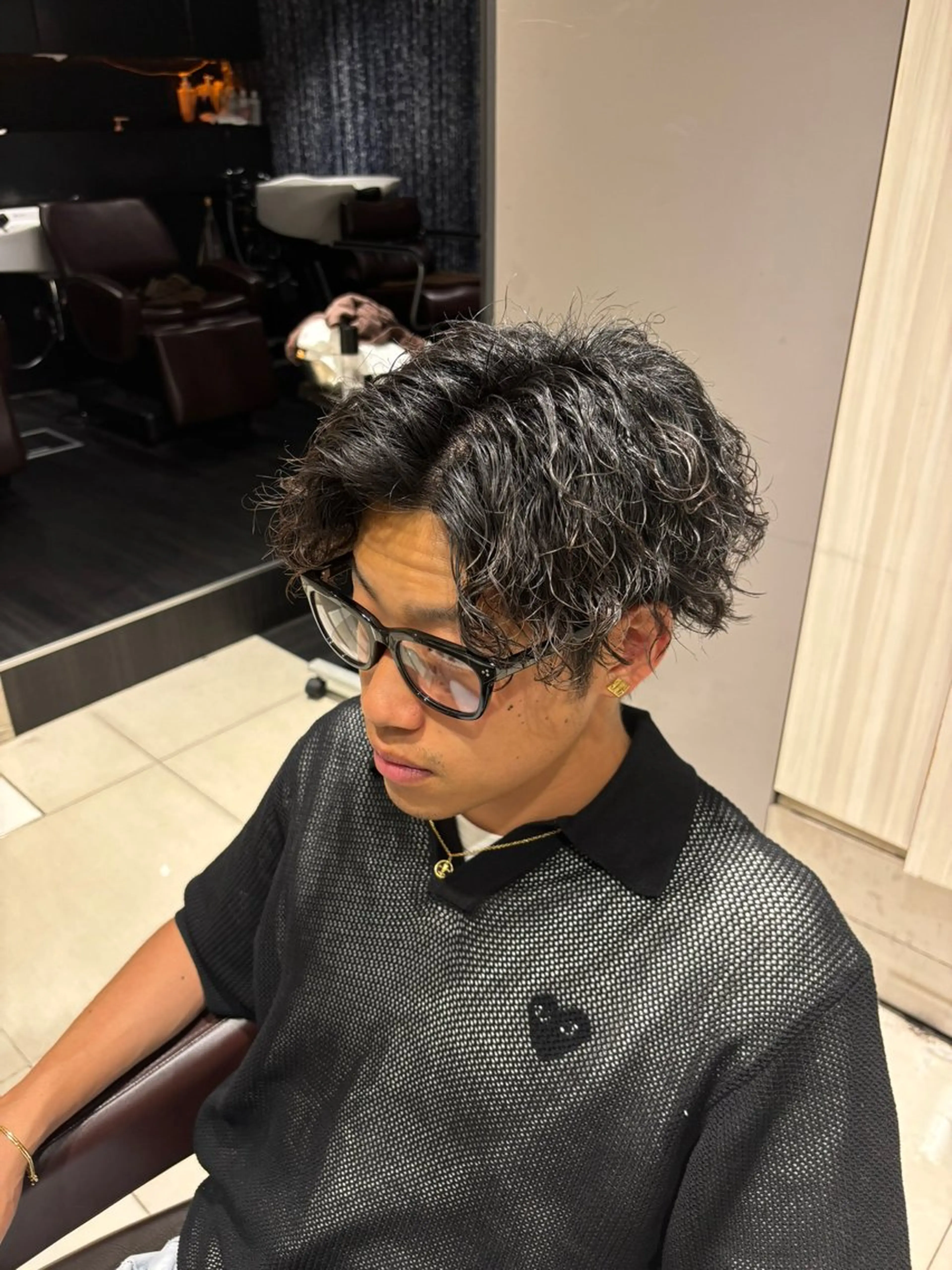 パーマ メンズ センターパート メンズパーマ 刈り上げ 波巻きパーマ 関内/メンズパーマ/ 男性専門/菊池蒼大のヘアスタイル