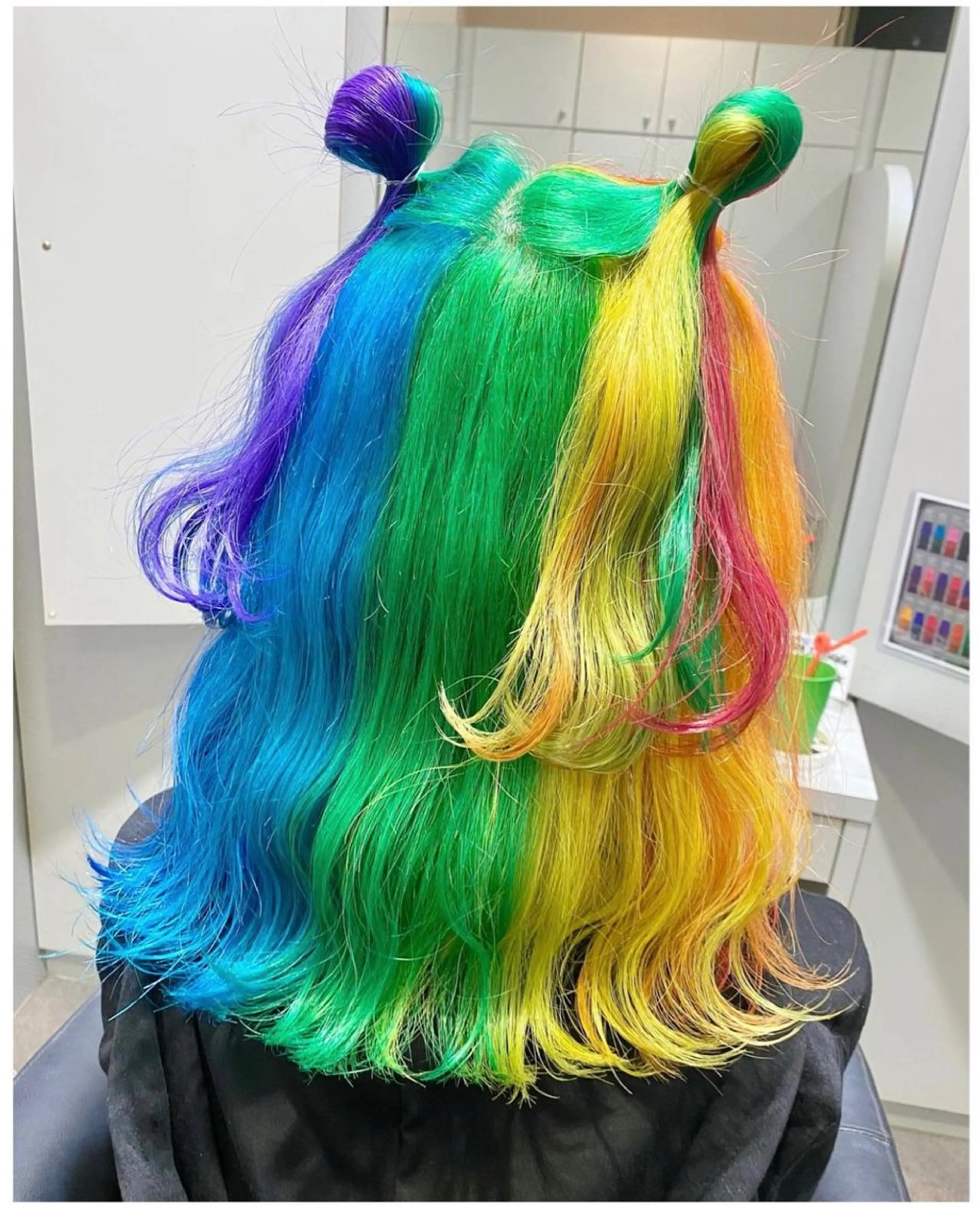 セミロング カラー ユニコーンカラー ヘアカラー GARU-ガル-所属・TSUNO🦖 派手髪/オタク美容師のヘアスタイル