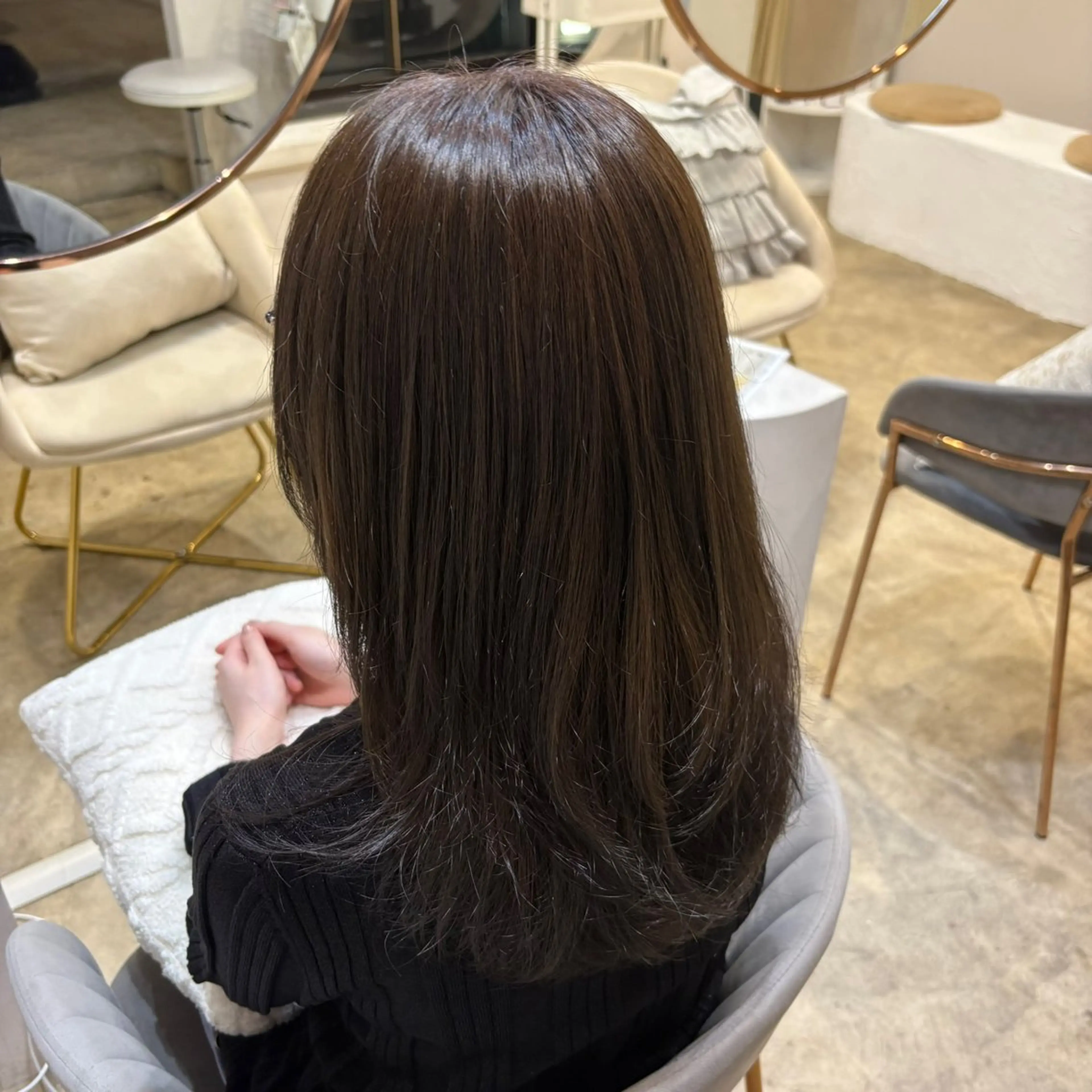 ミディアム カラー miku🧸 ／韓国艶髪のヘアスタイル