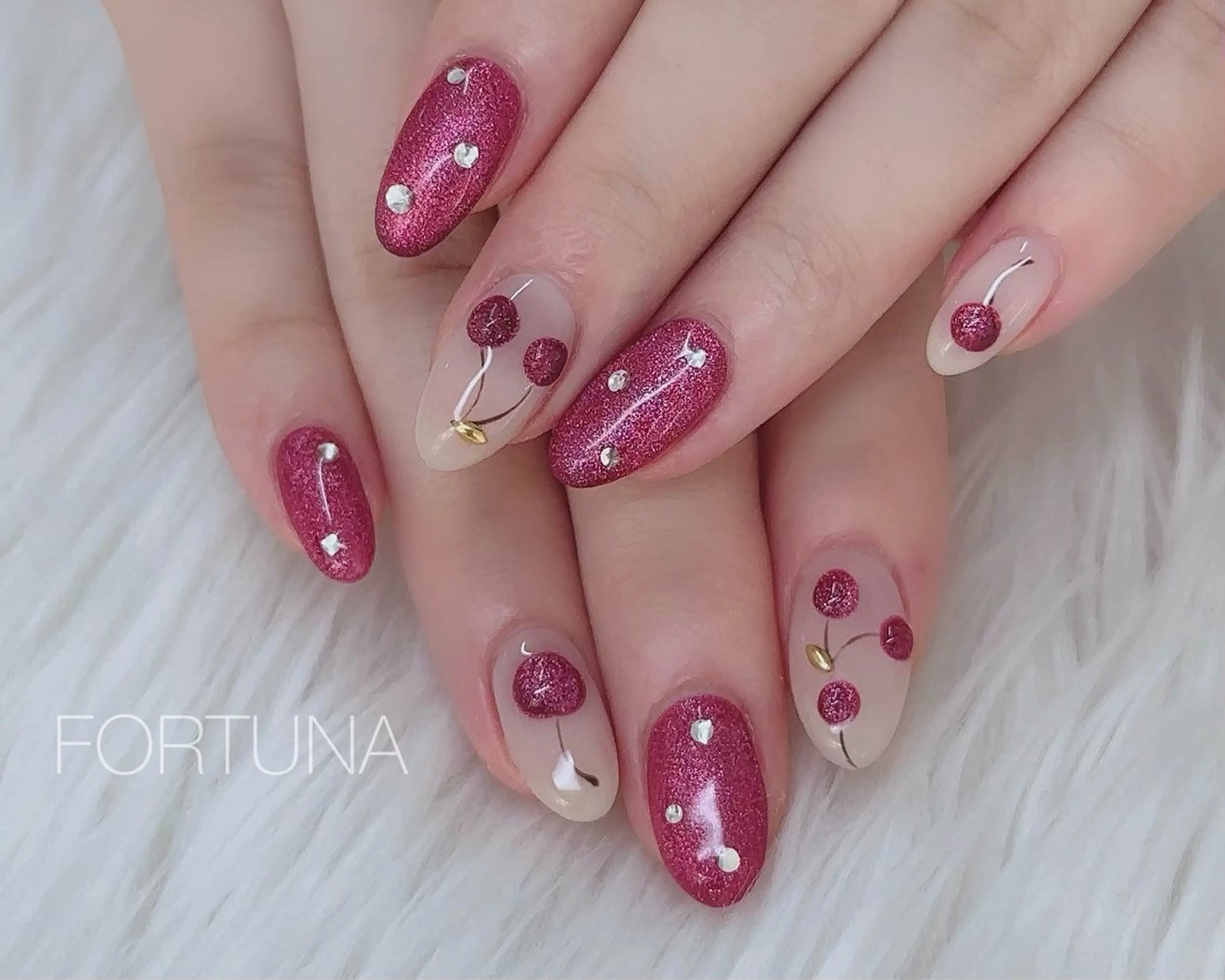 セミロング ハンドネイル FORTUNA Kanaのネイルデザイン