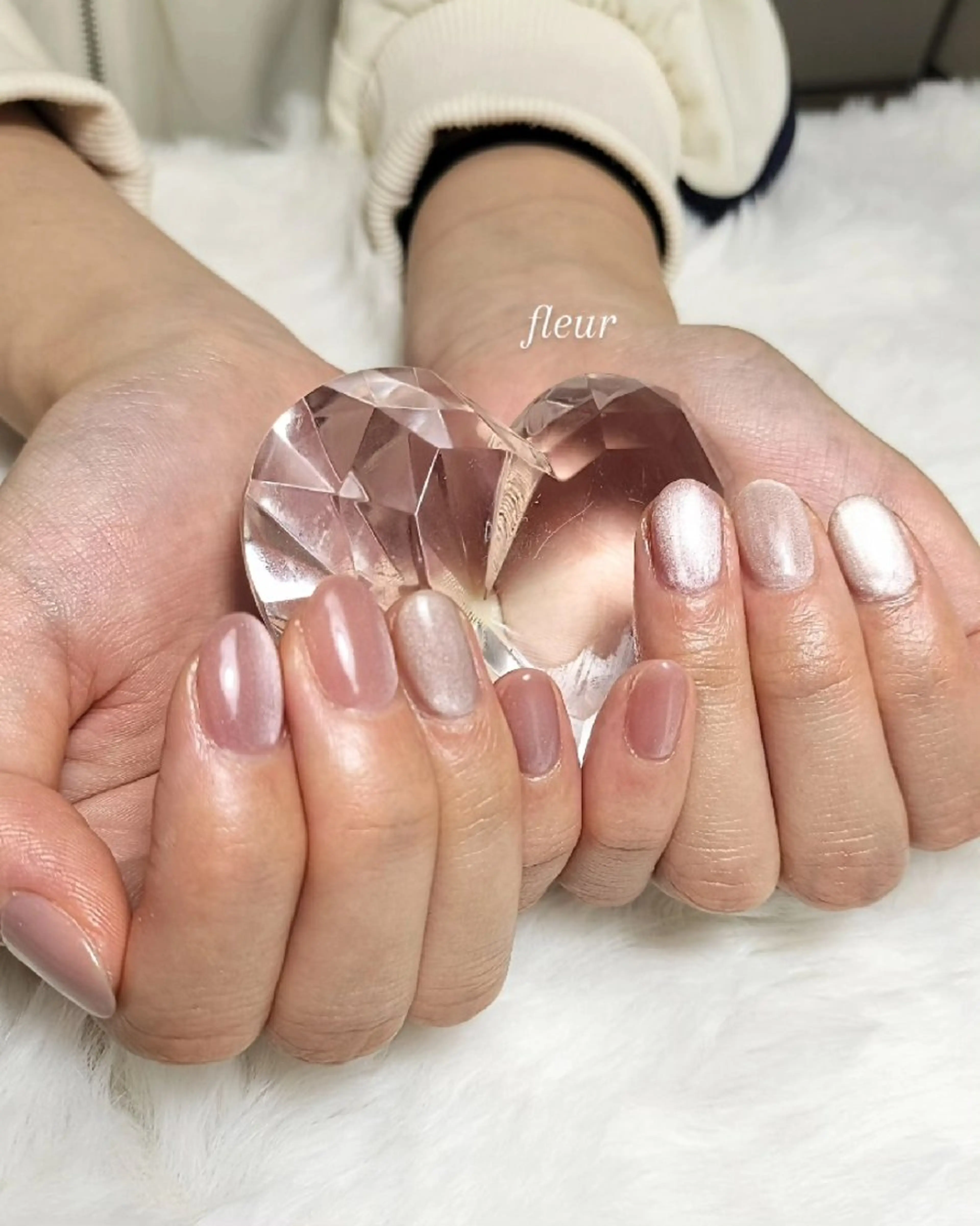 ネイル マグネットネイル ピンク ピンクベージュ megumi. sのネイルデザイン