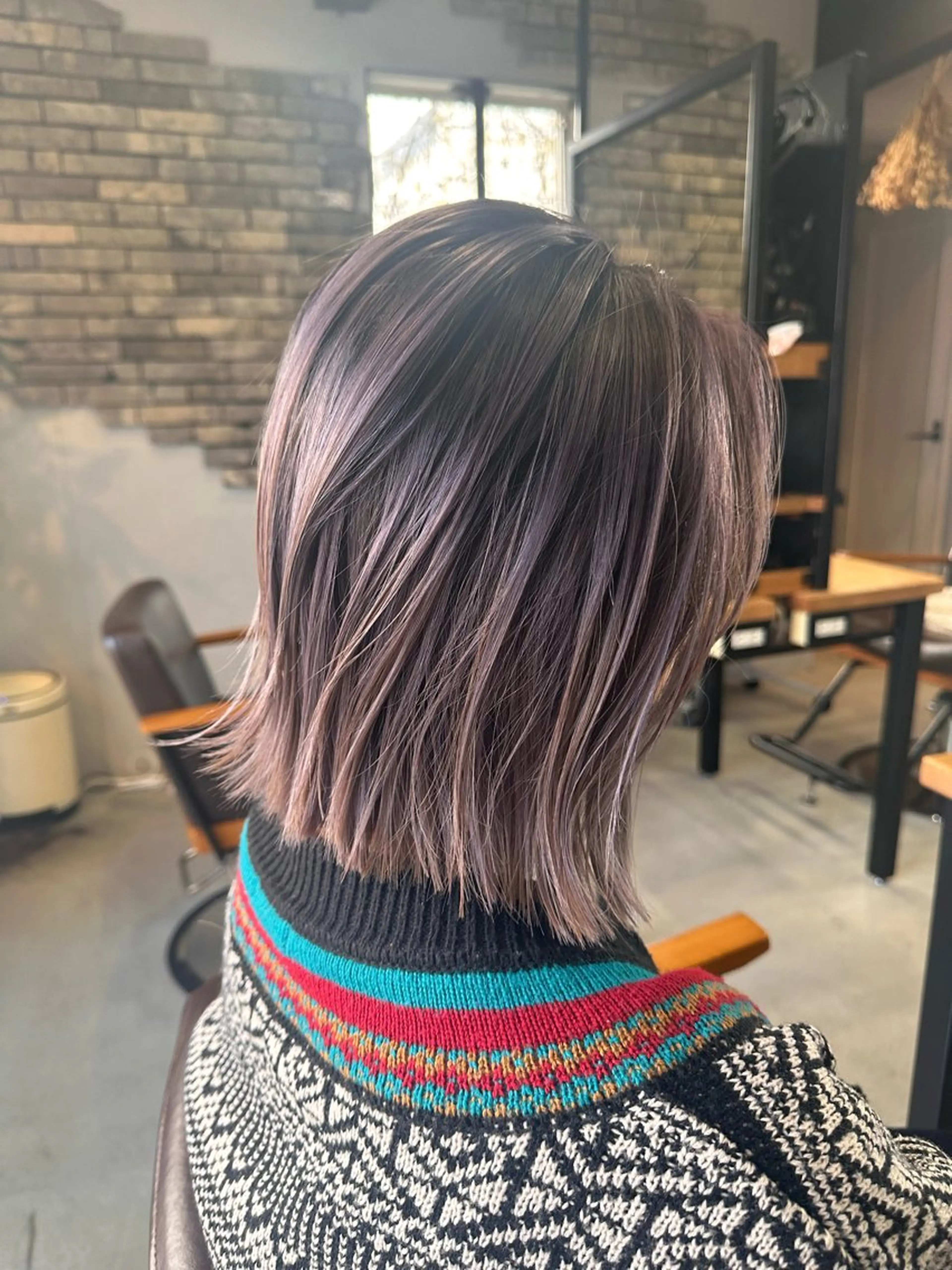 ミディアム レイヤーカット ブリーチ特化 コンテスト優勝サロンのヘアスタイル