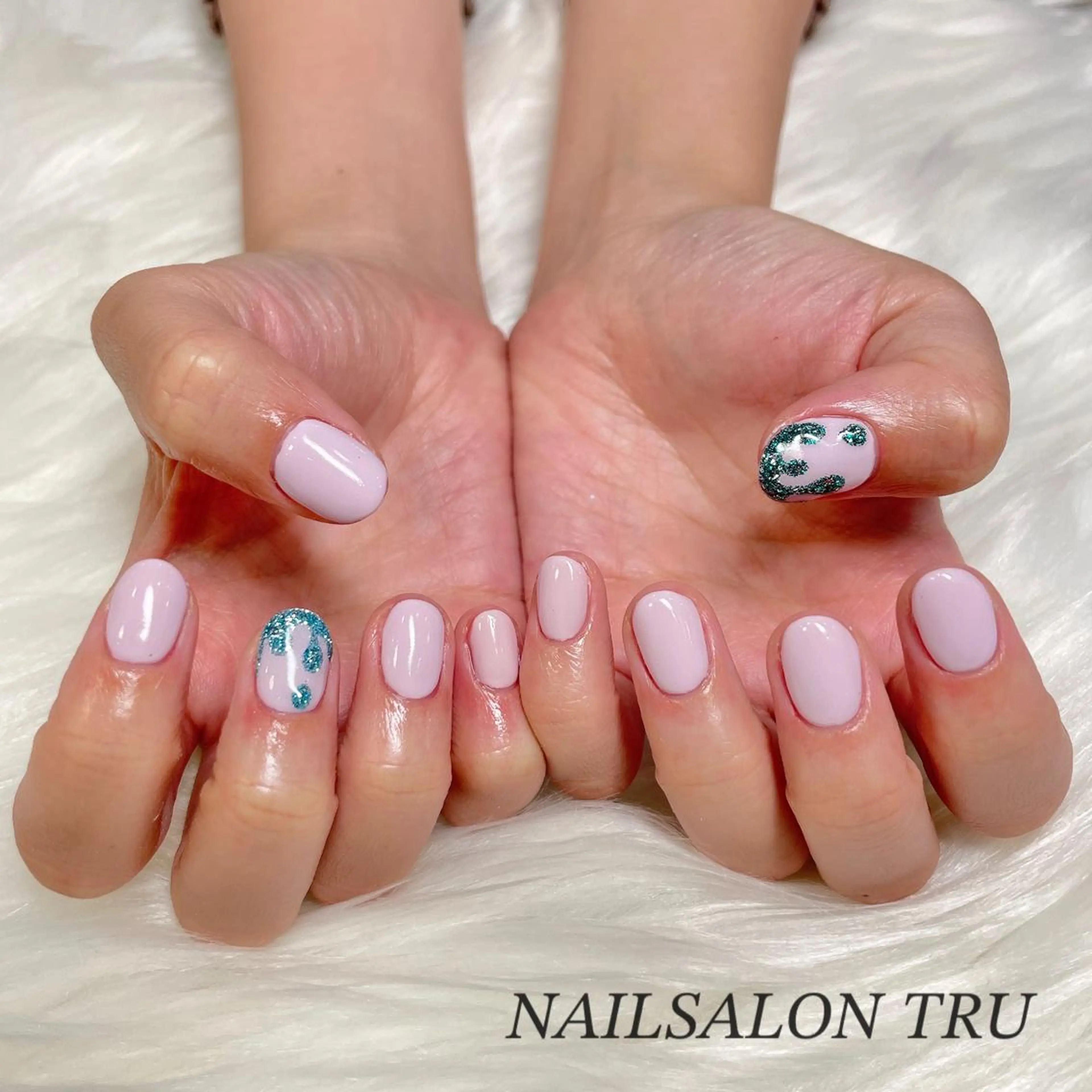 ネイル 𝐼𝑁𝑂𝑈𝐸 𝑀𝐼𝐴のネイルデザイン