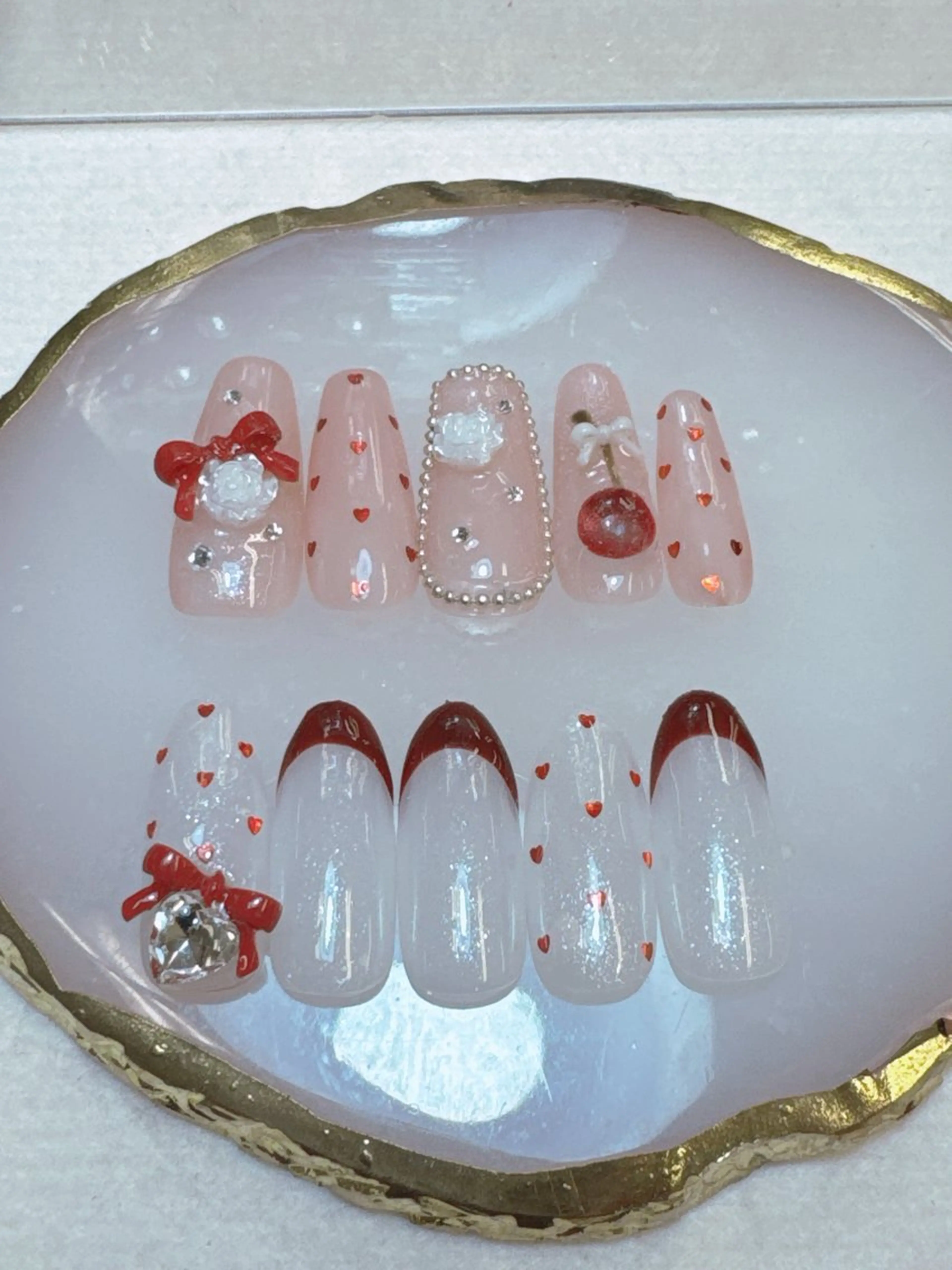 ネイル フレンチネイル キラキラネイル 韓国ネイル 持ち込み 春ネイル ハンドネイル Queeens nailのネイルデザイン