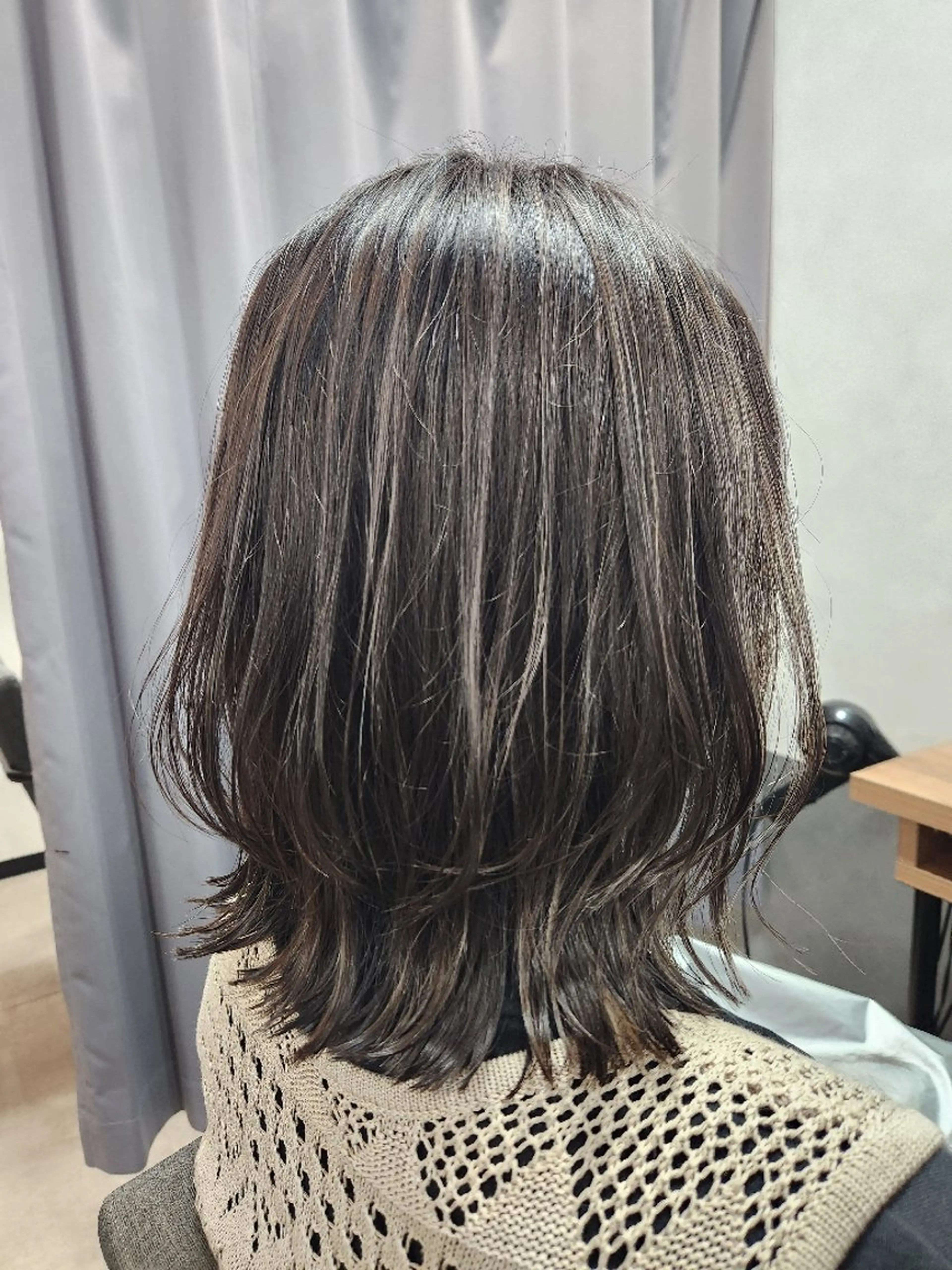 ミディアム カラー ハイライトカラー ハイライト TELA HAIR 土気あすみが丘店所属・✂ AYAのヘアスタイル