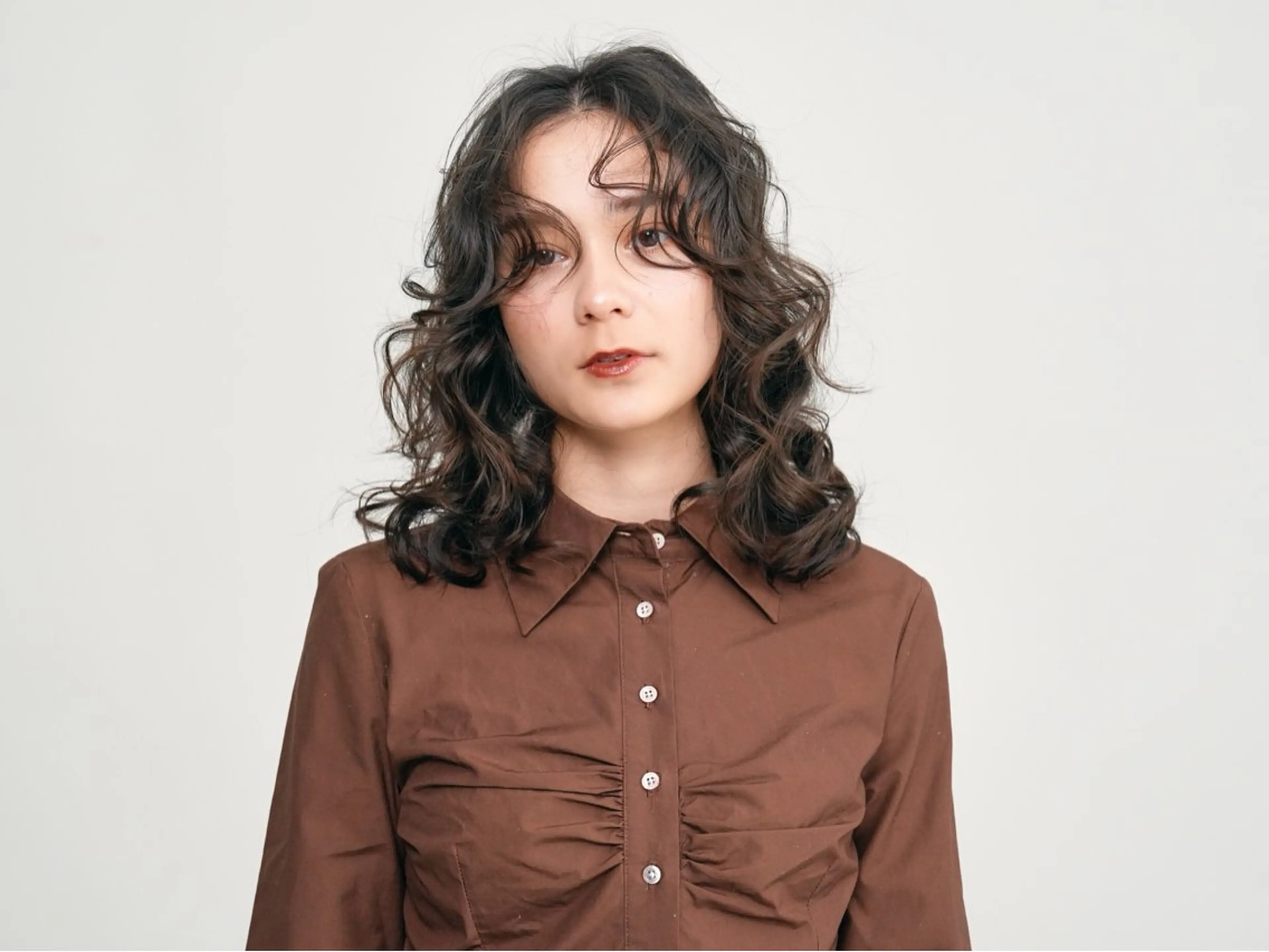 カラー パーマ 塔尾 真那のヘアスタイル