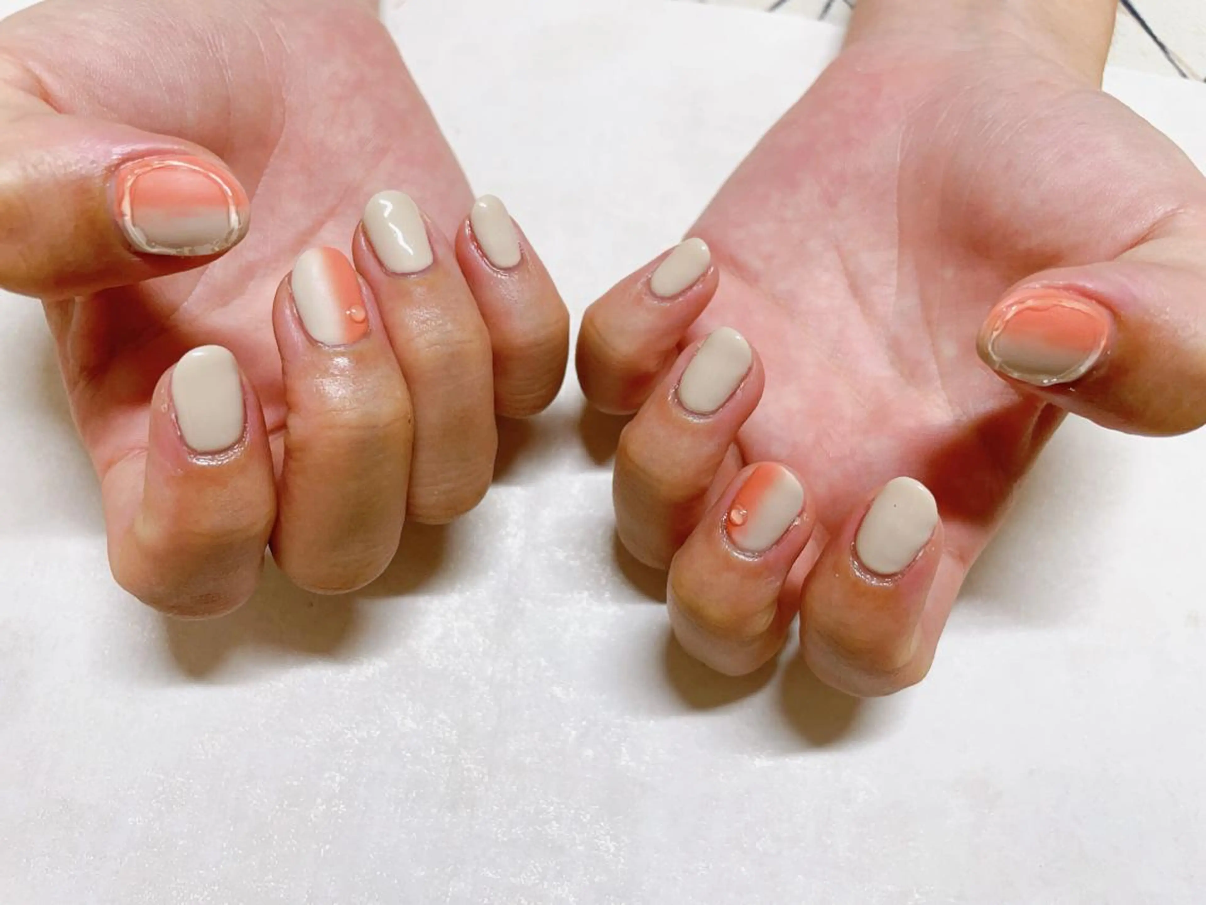 ネイル オーロラネイル フラワーネイル フットネイル フレンチネイル ジェルネイル mogunail &blowのネイルデザイン
