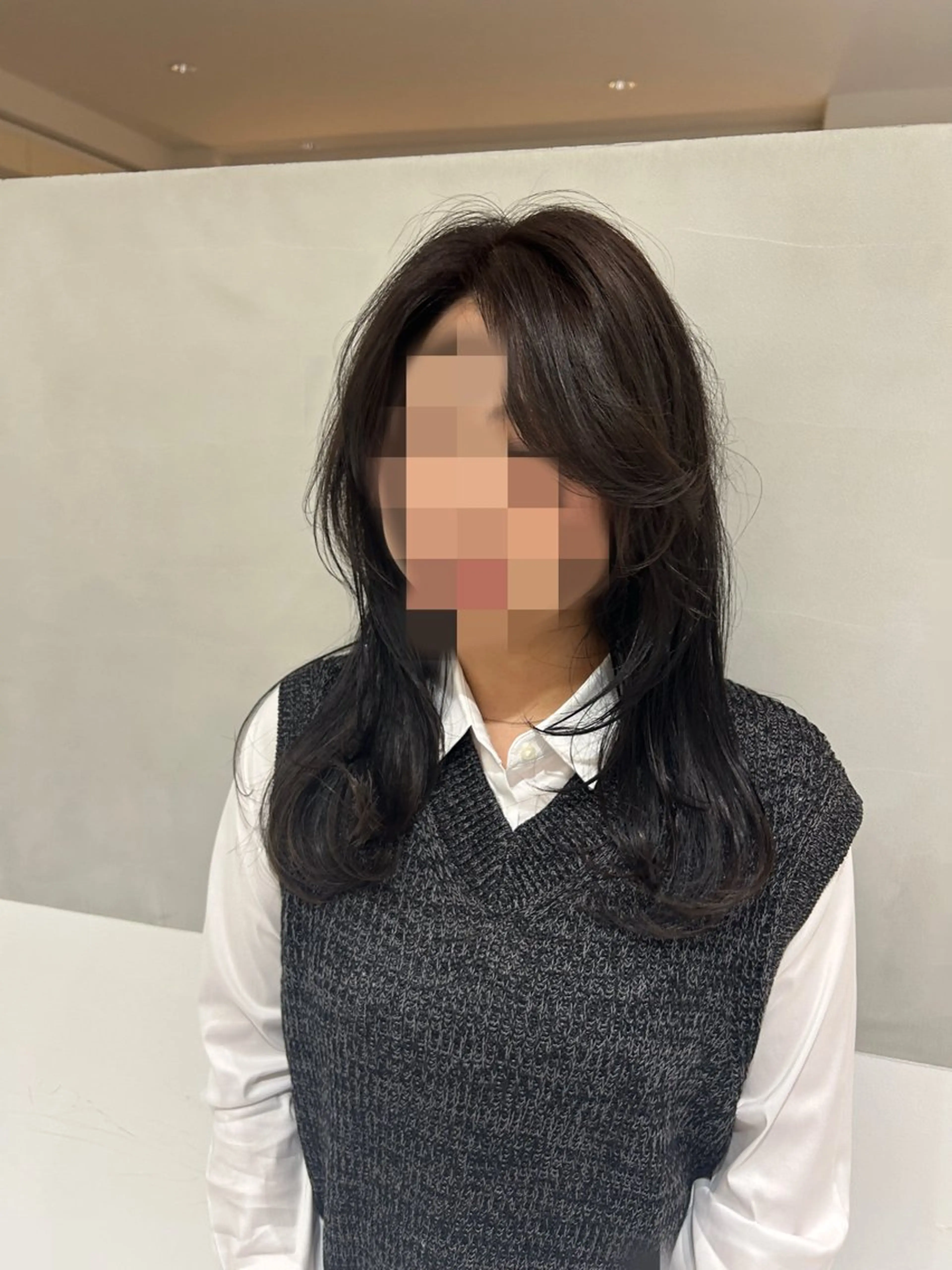 ミディアム 似合わせレイヤー 🩶アヤラのヘアスタイル