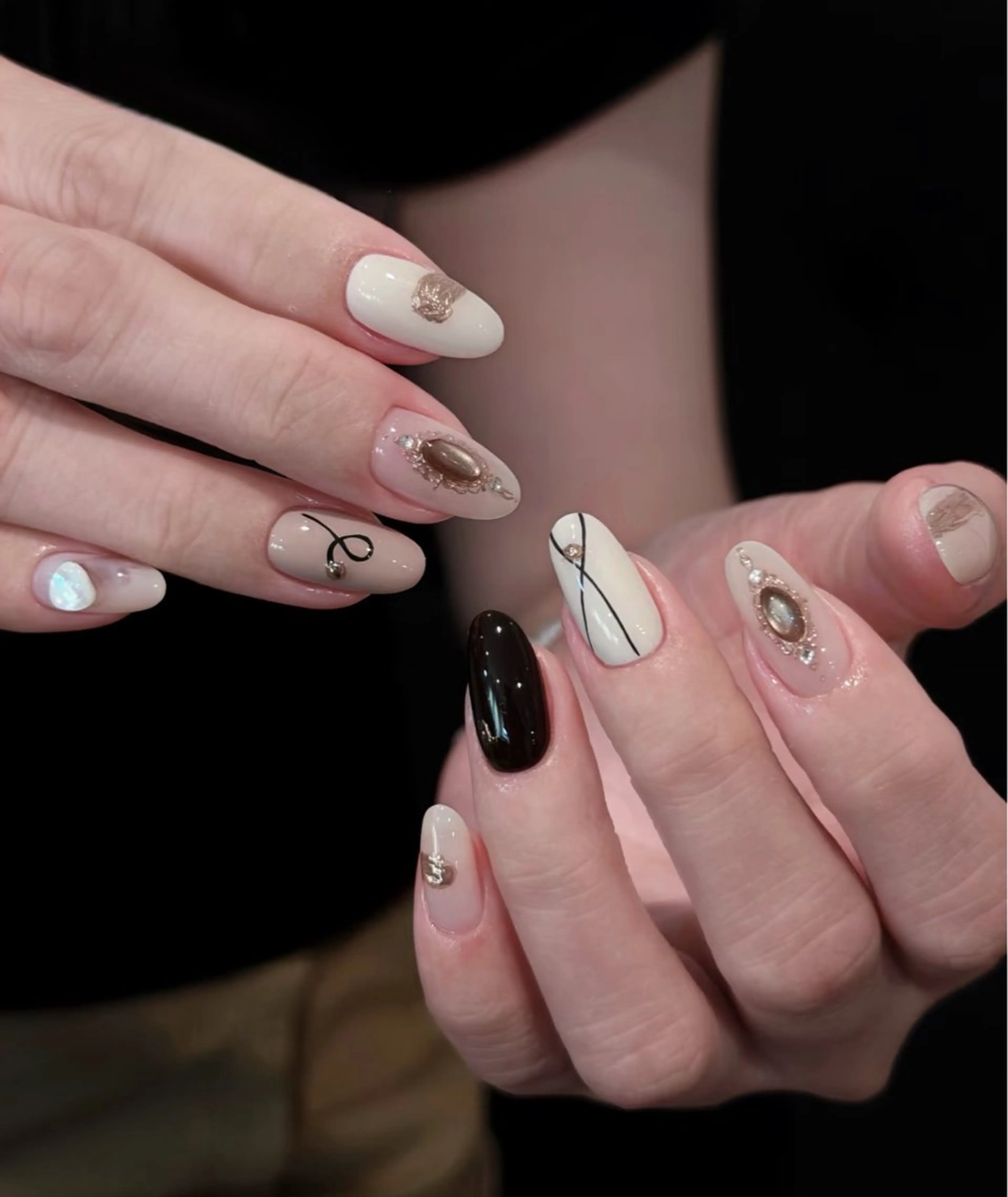 ネイル べっ甲ネイル チークネイル 成人式 長さ出し フラッシュネイル ハンドネイル ハンドケア For you. Nail Salonのネイルデザイン