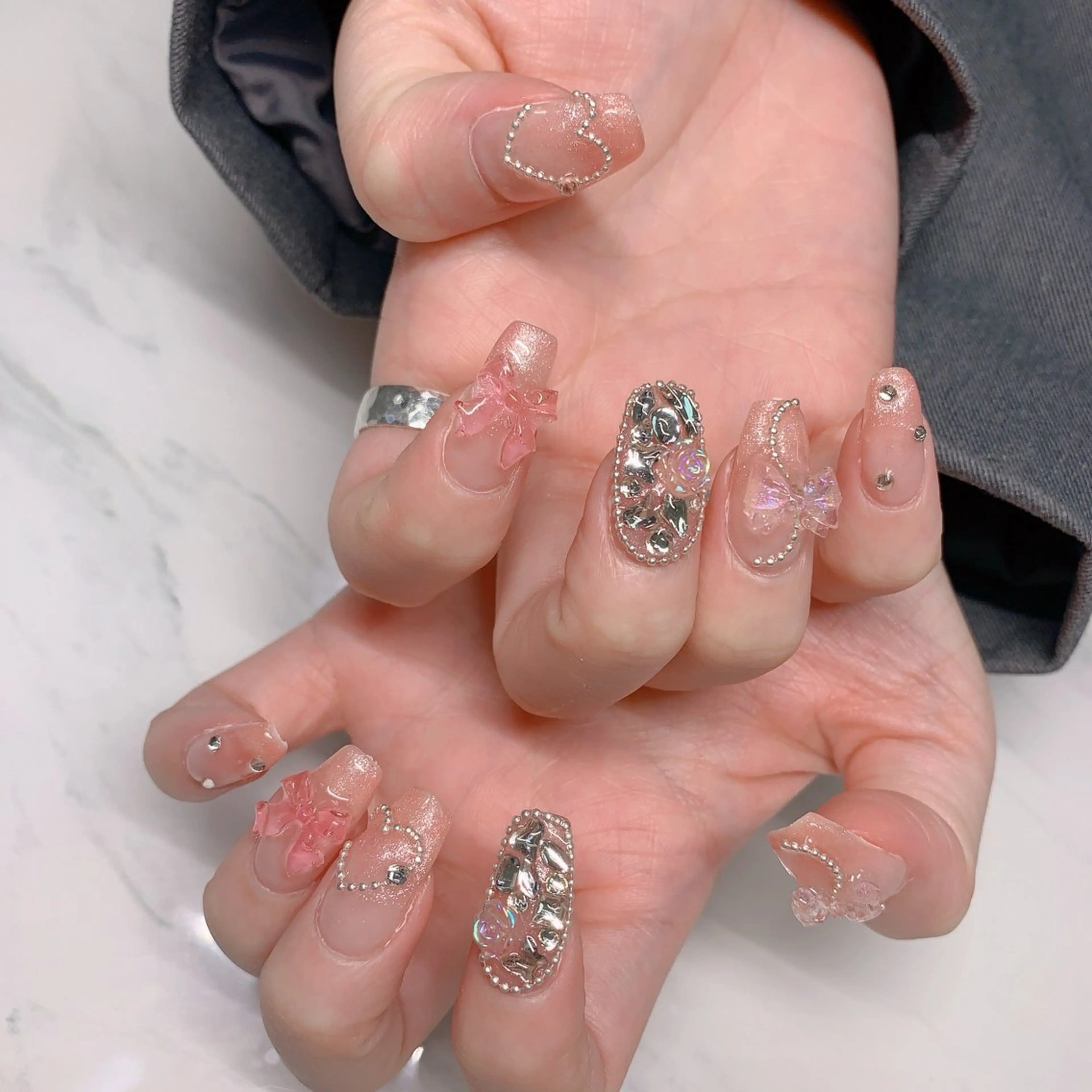 ネイル オーロラネイル 長さ出し フットネイル ジェルネイル キラキラネイル インフィニティ ネイルサロンのネイルデザイン