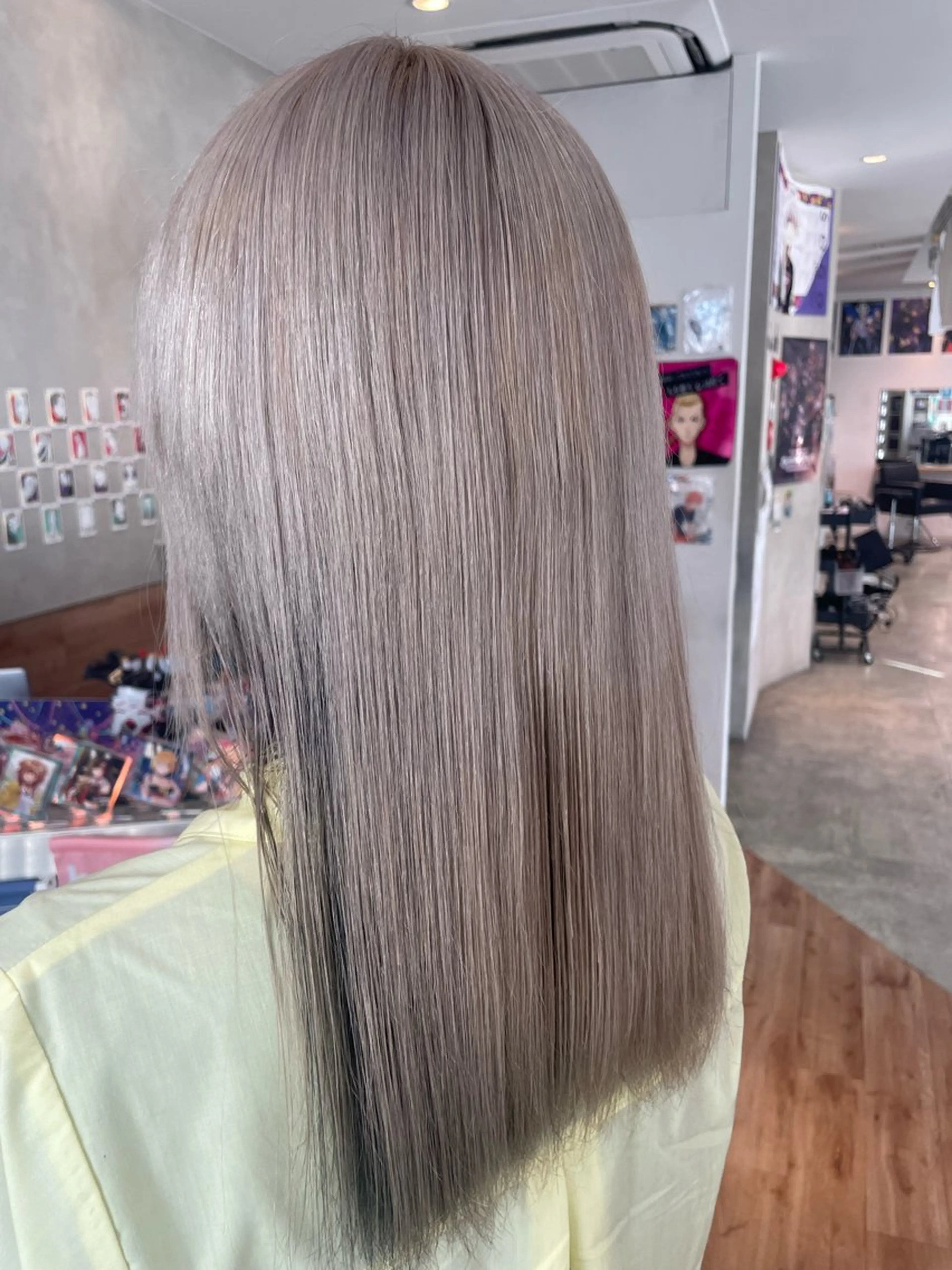 ロング カラー ヘアカラー トリートメント インナーカラー 推し ブリーチ  髪質改善のヘアスタイル