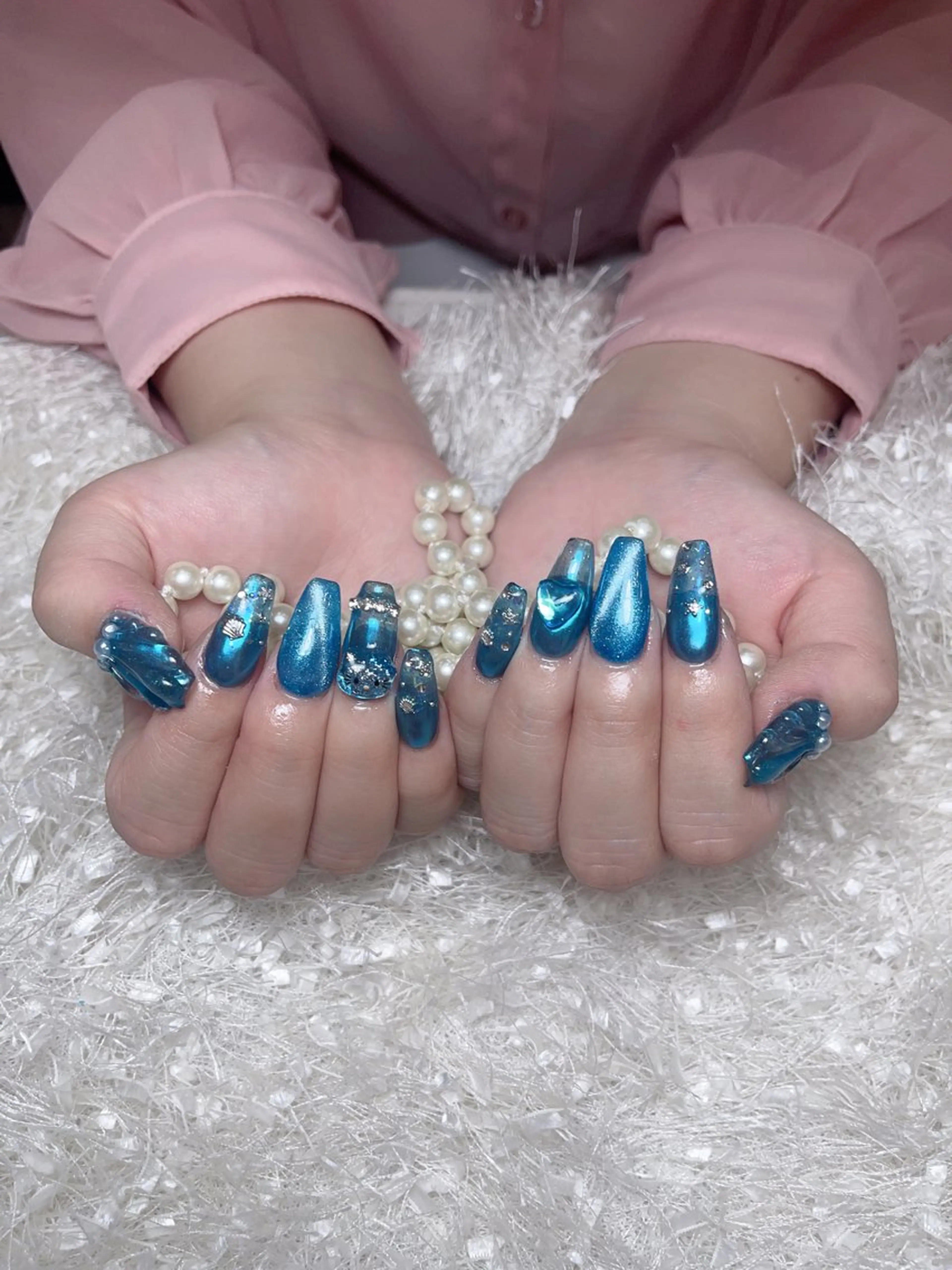 ネイル Shis_🦄shi 韓国風キラキラネイルのネイルデザイン