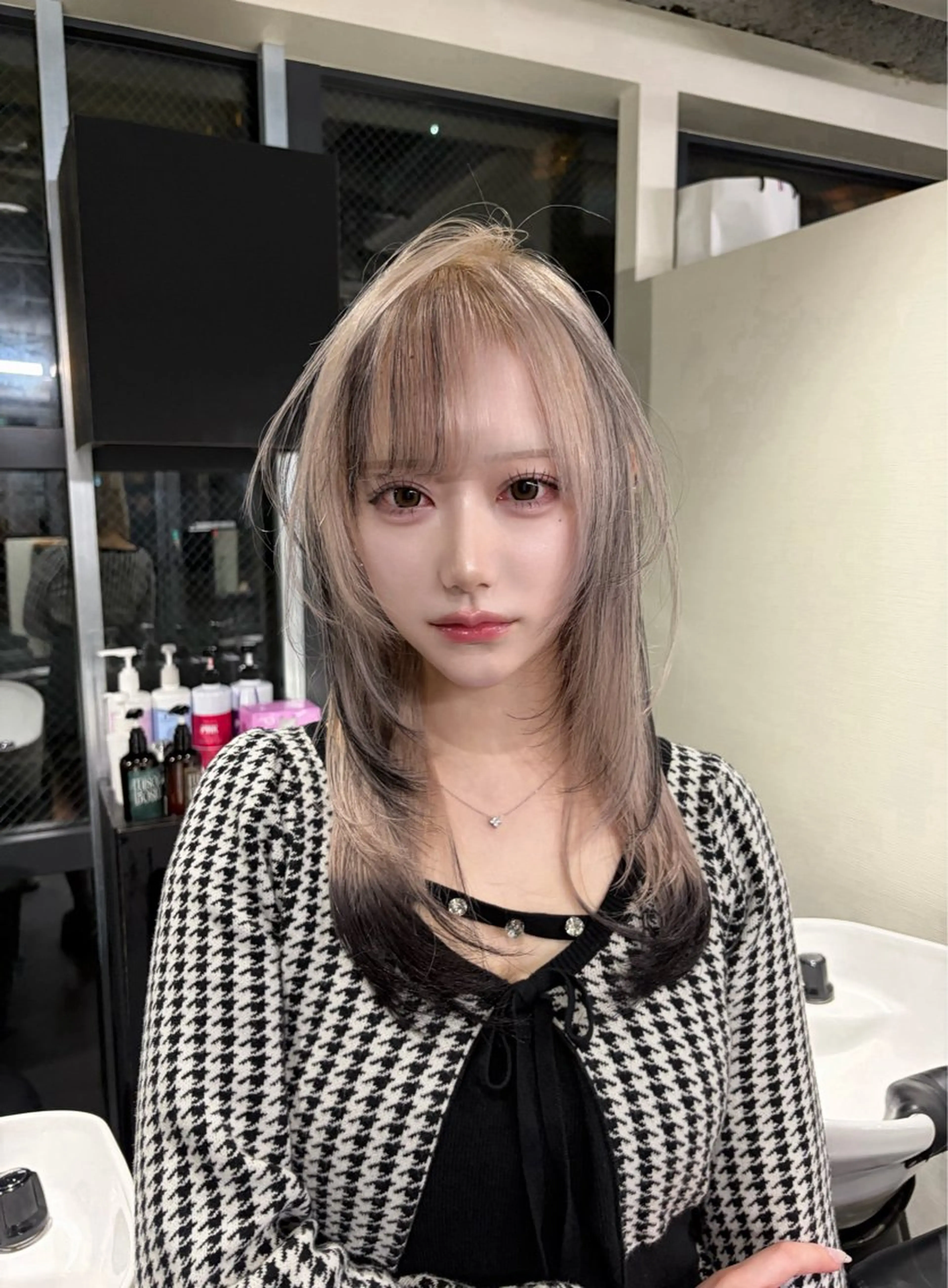 セミロング カラー カット ヘアカラー トリートメント jyui/原宿 ハイトーン/デザインのヘアスタイル