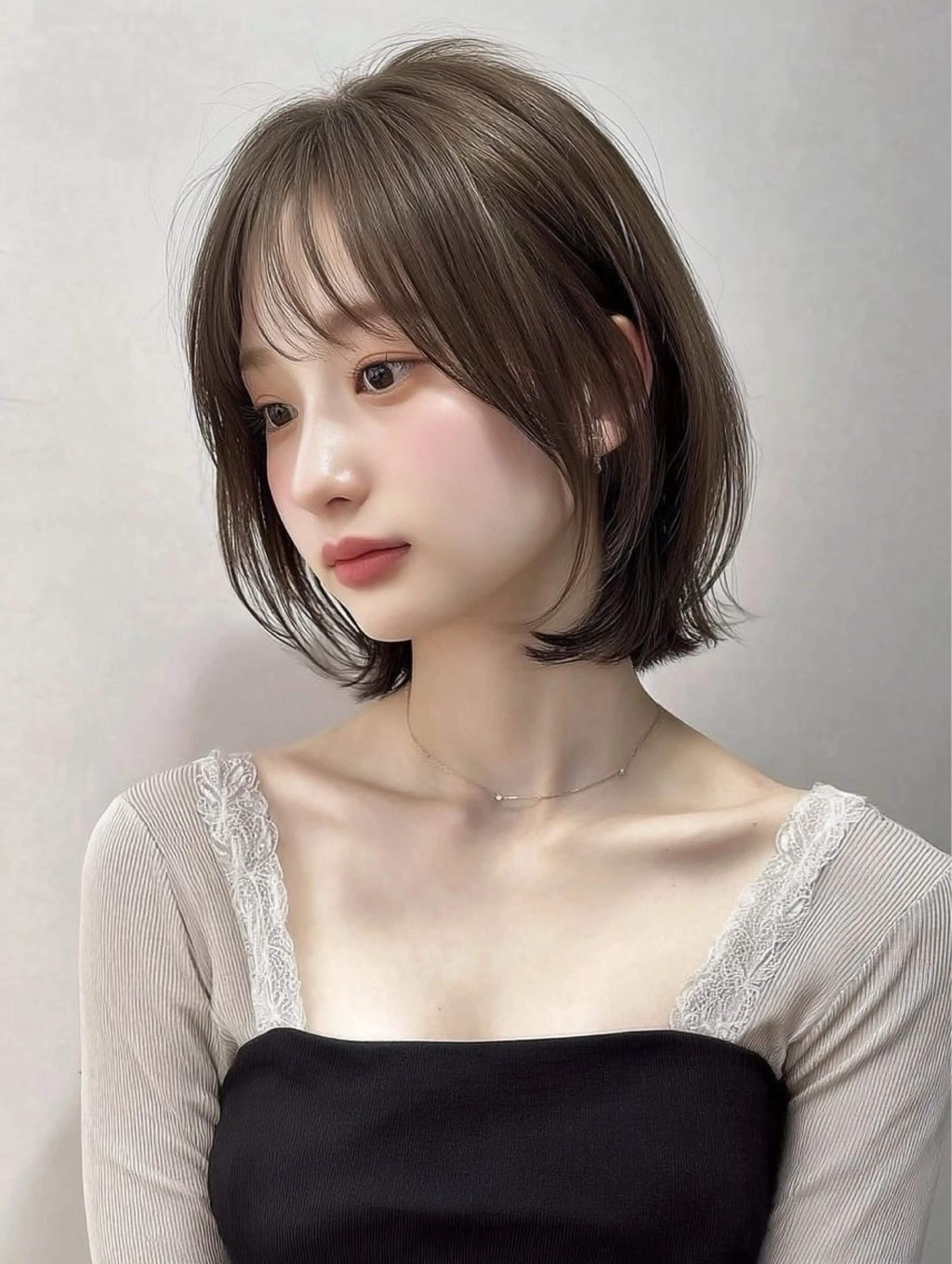 ミディアム カラー ミディアムパーマ 髪質改善 韓国風ヘア 縮毛矯正 カット ヘアカラー 西 優衣奈のヘアスタイル