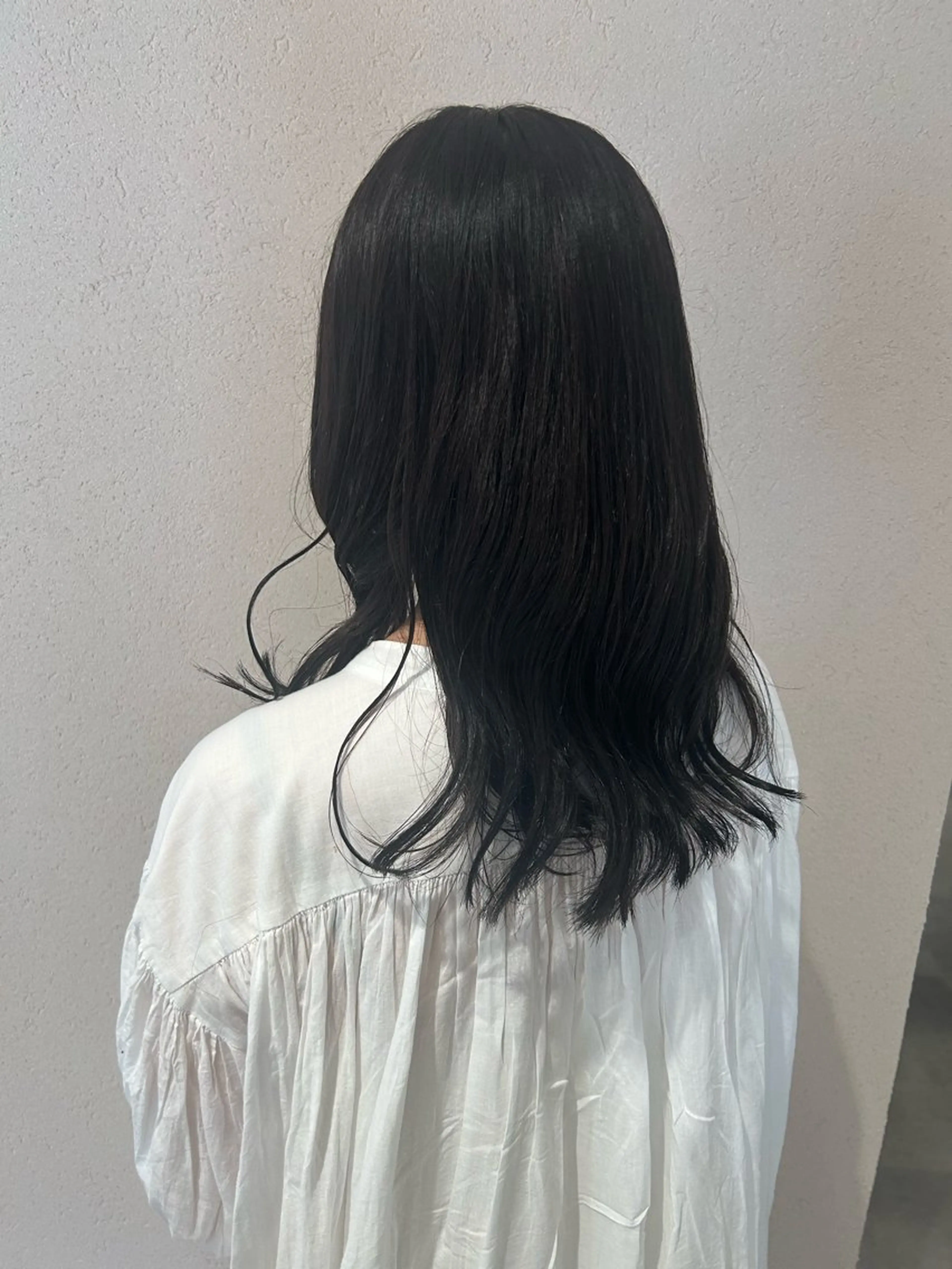 セミロング カラー 仁木 彩奈のヘアスタイル