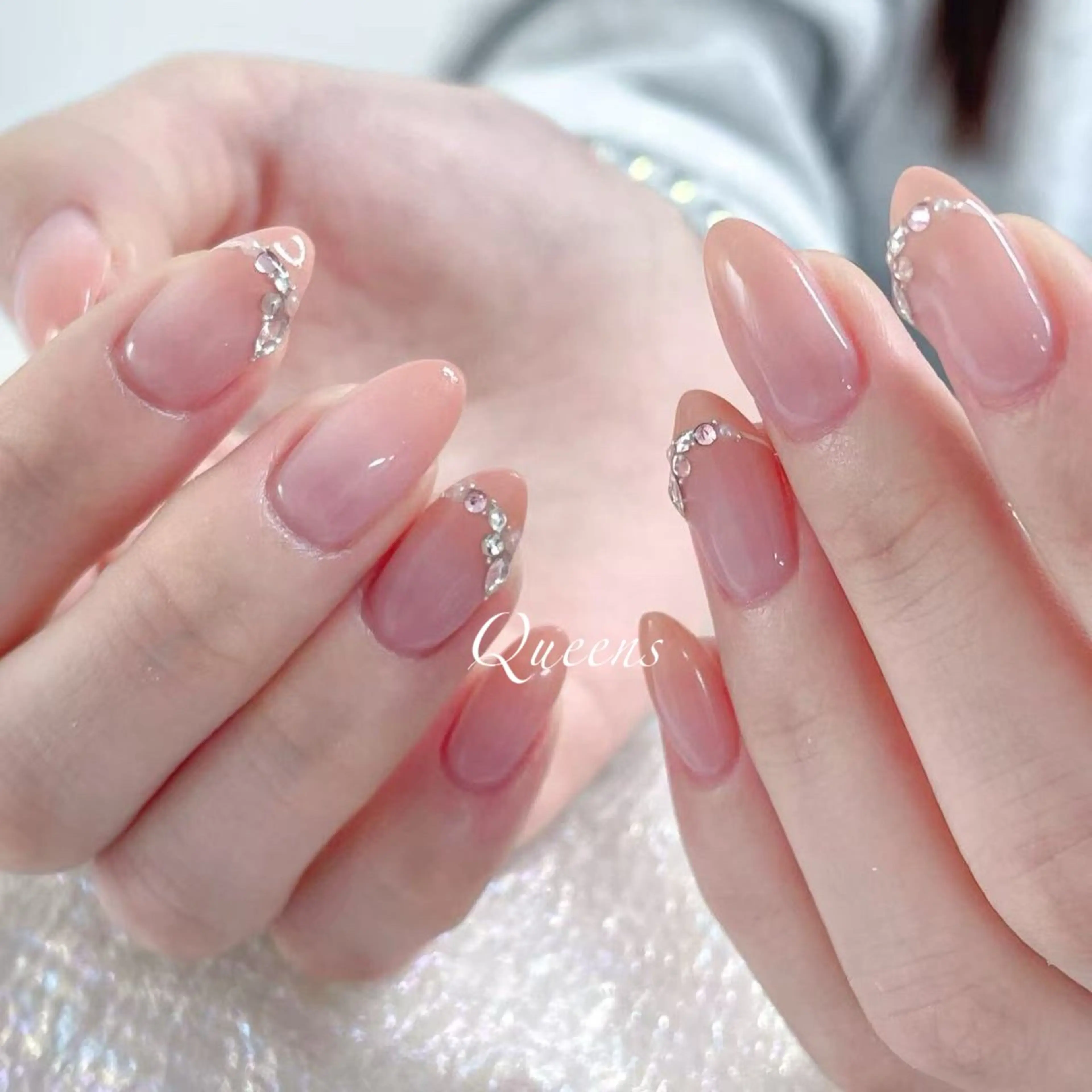 ネイル ハンドネイル Queens テイのネイルデザイン