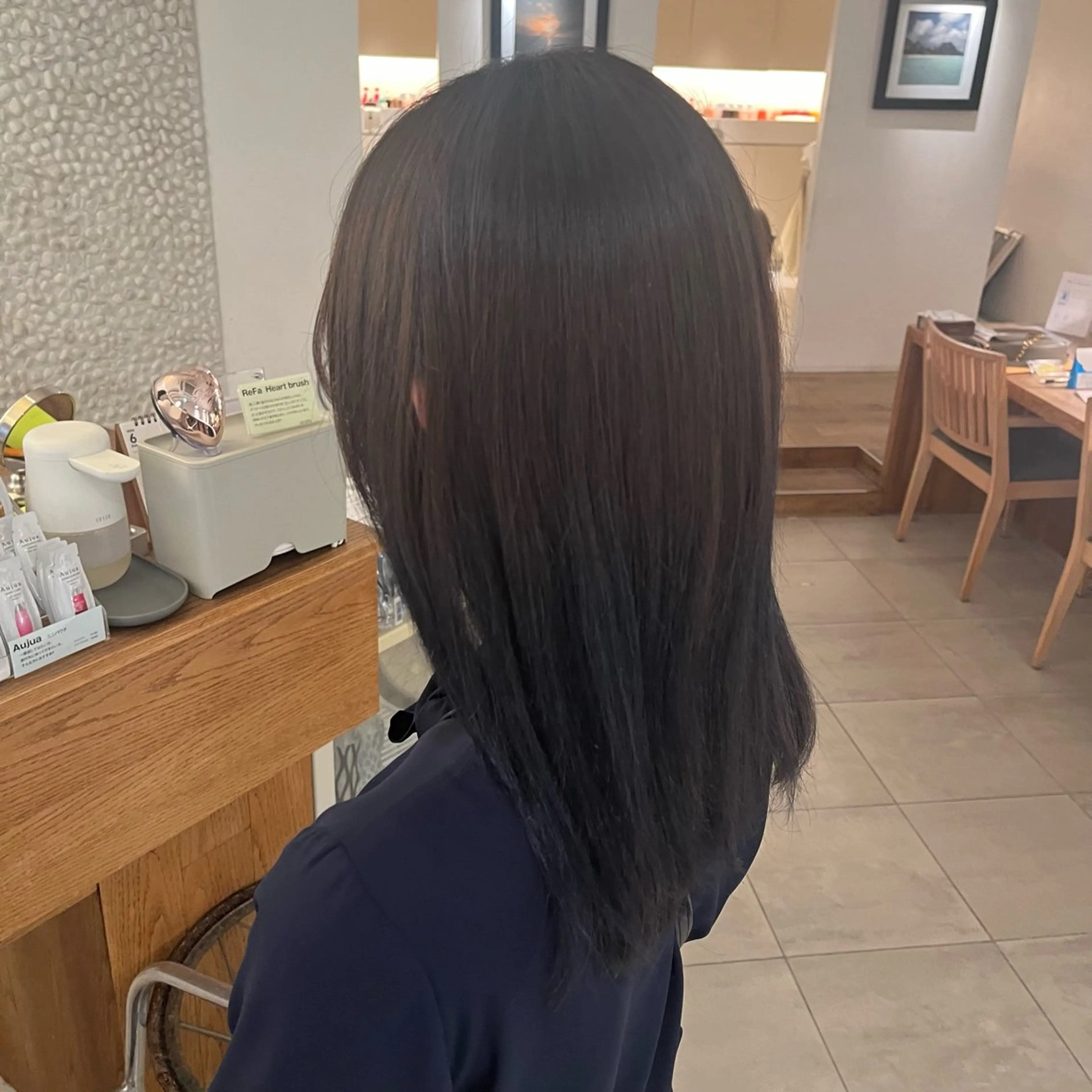 ミディアム カラー ブリーチ グラデーションカラー 顔周りカット/ 透明感カラー/ユナのヘアスタイル