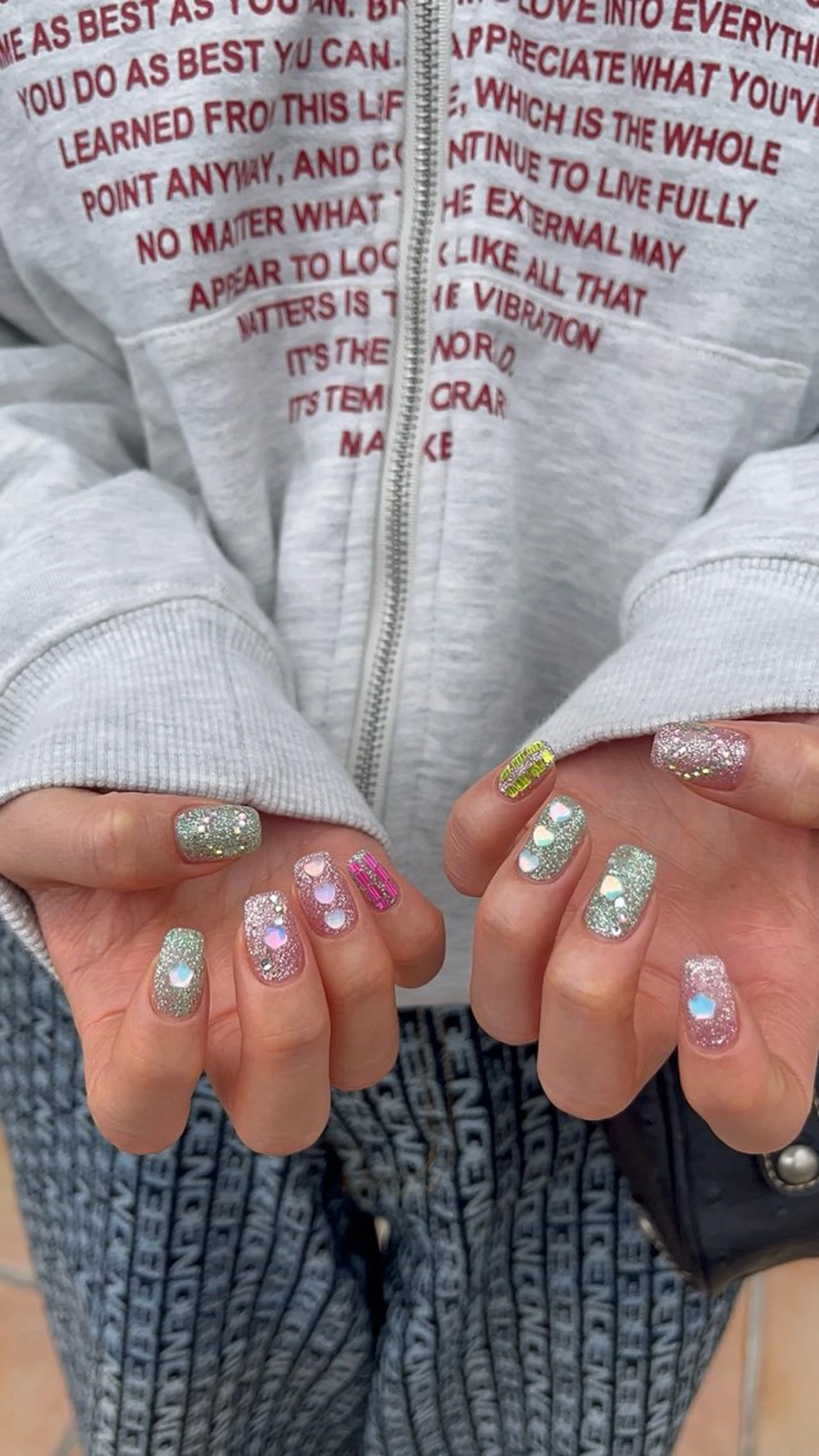 ネイル フラッシュネイル キラキラネイル 🎀Earth chihiro🤍のネイルデザイン