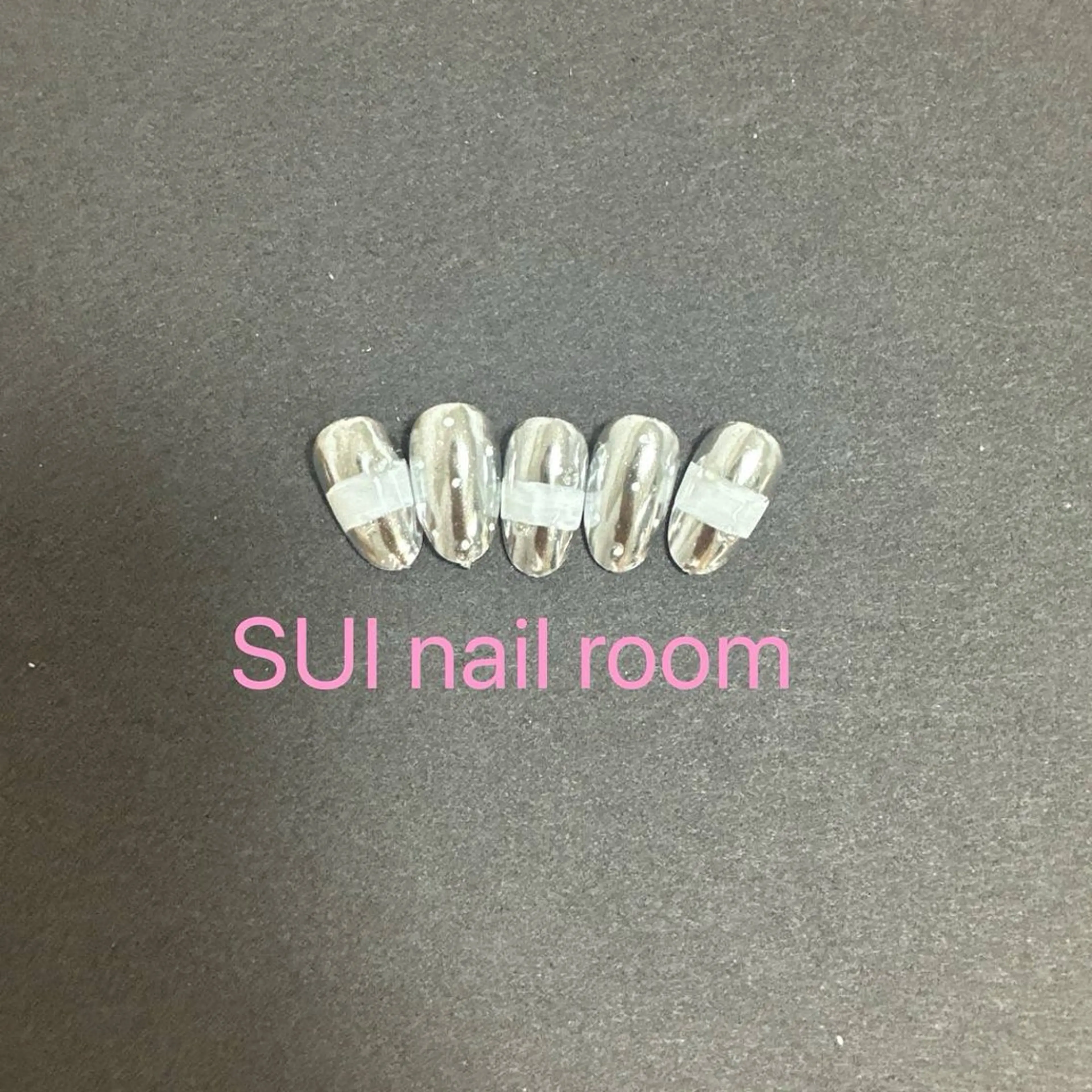 ネイル ミラーネイル シルバー シンプルネイル SUI Nail Roomのネイルデザイン