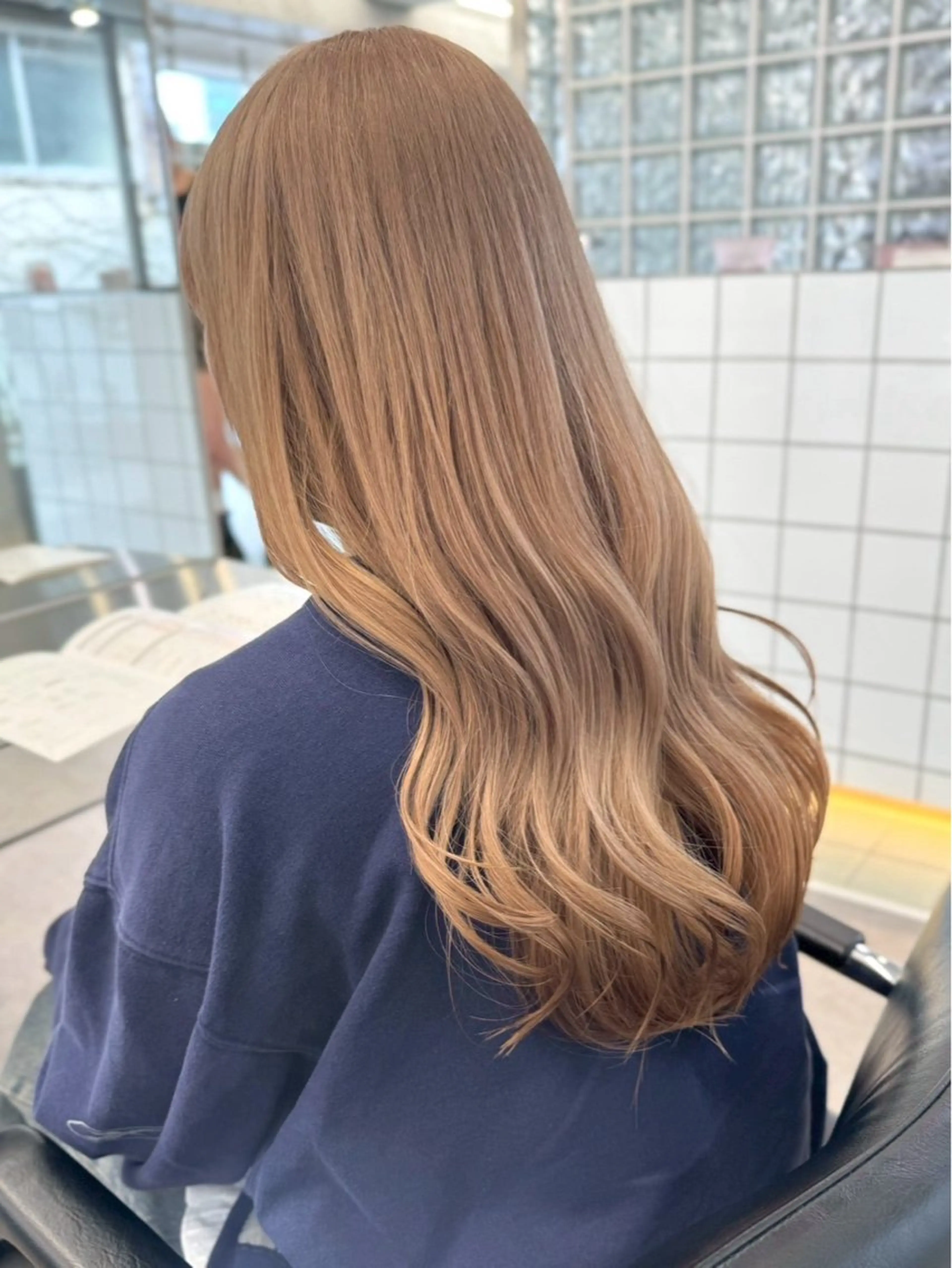 ロング カラー ブリーチ 透明感カラー ヘアカラー ミルクティーベージュ 🩰🤎miharuのヘアスタイル