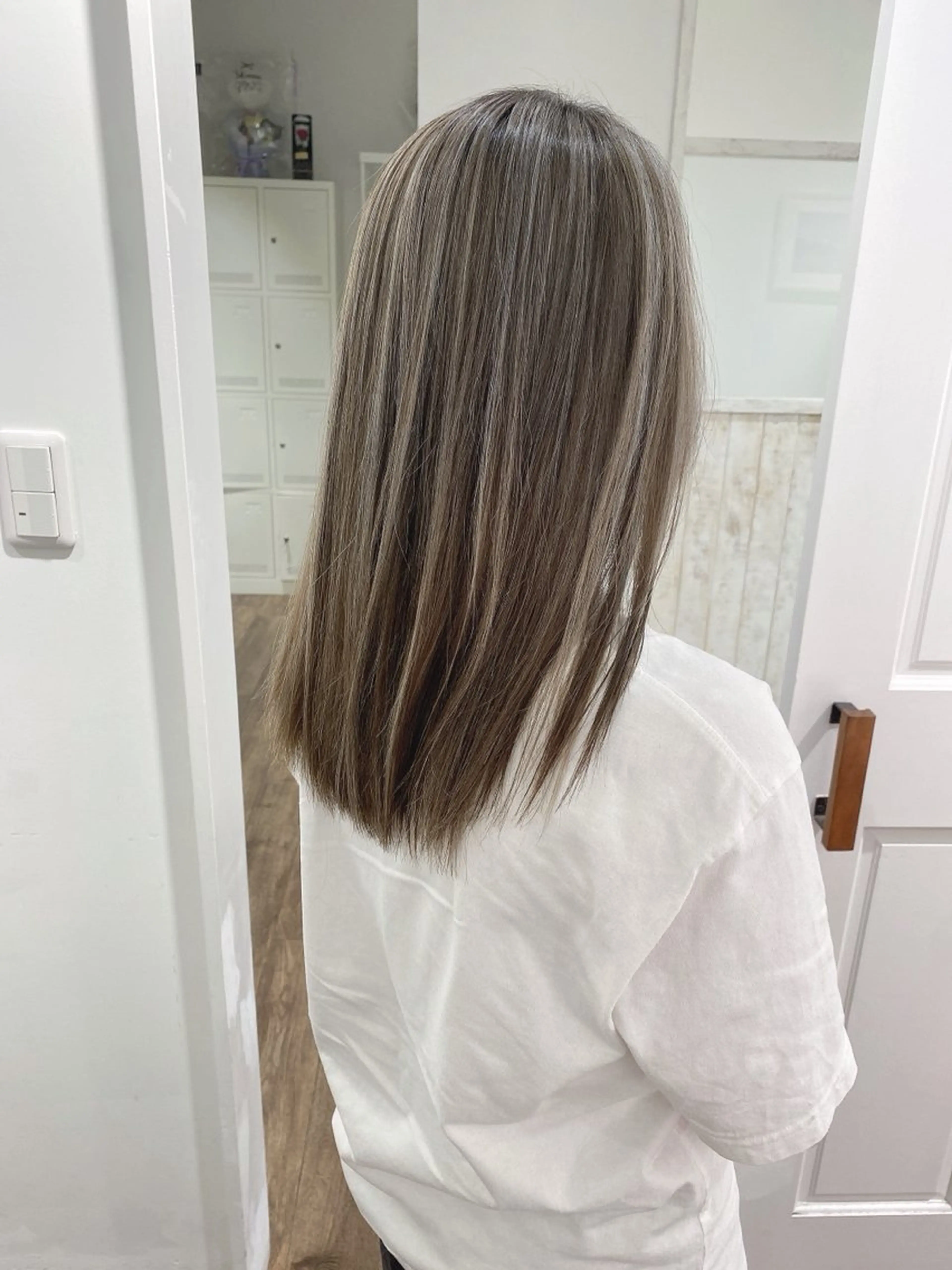 セミロング カラー ハイライト⭐️上野 高広のヘアスタイル