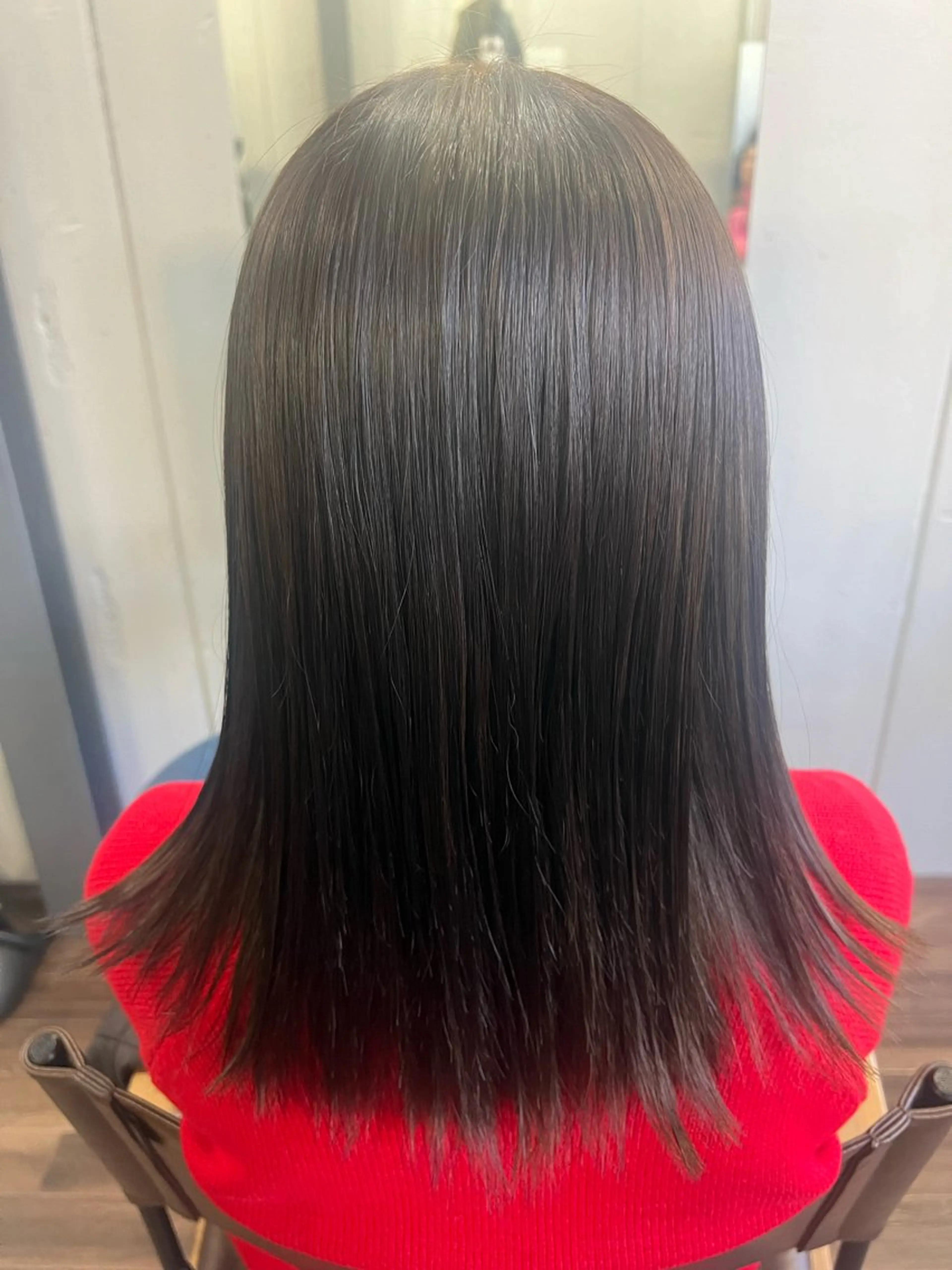 セミロング カラー デザインカラー ハイライトカラー ハイトーンカラー ハイライト terra🌈大久保 睦美のヘアスタイル