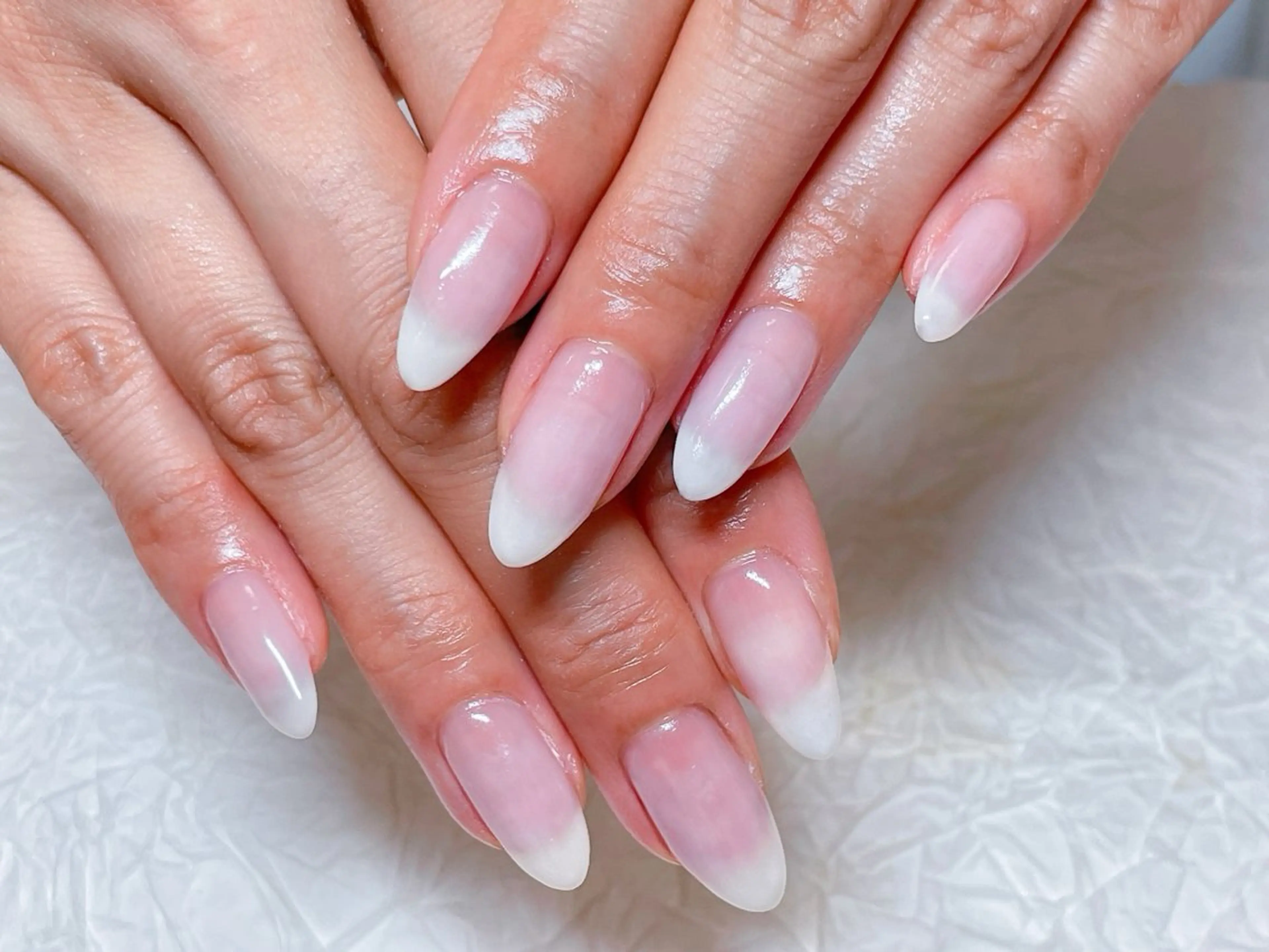 ネイル グラデーション ショートネイル ホワイト ハンドネイル ハンドケア ゆ か_Nails💫のネイルデザイン