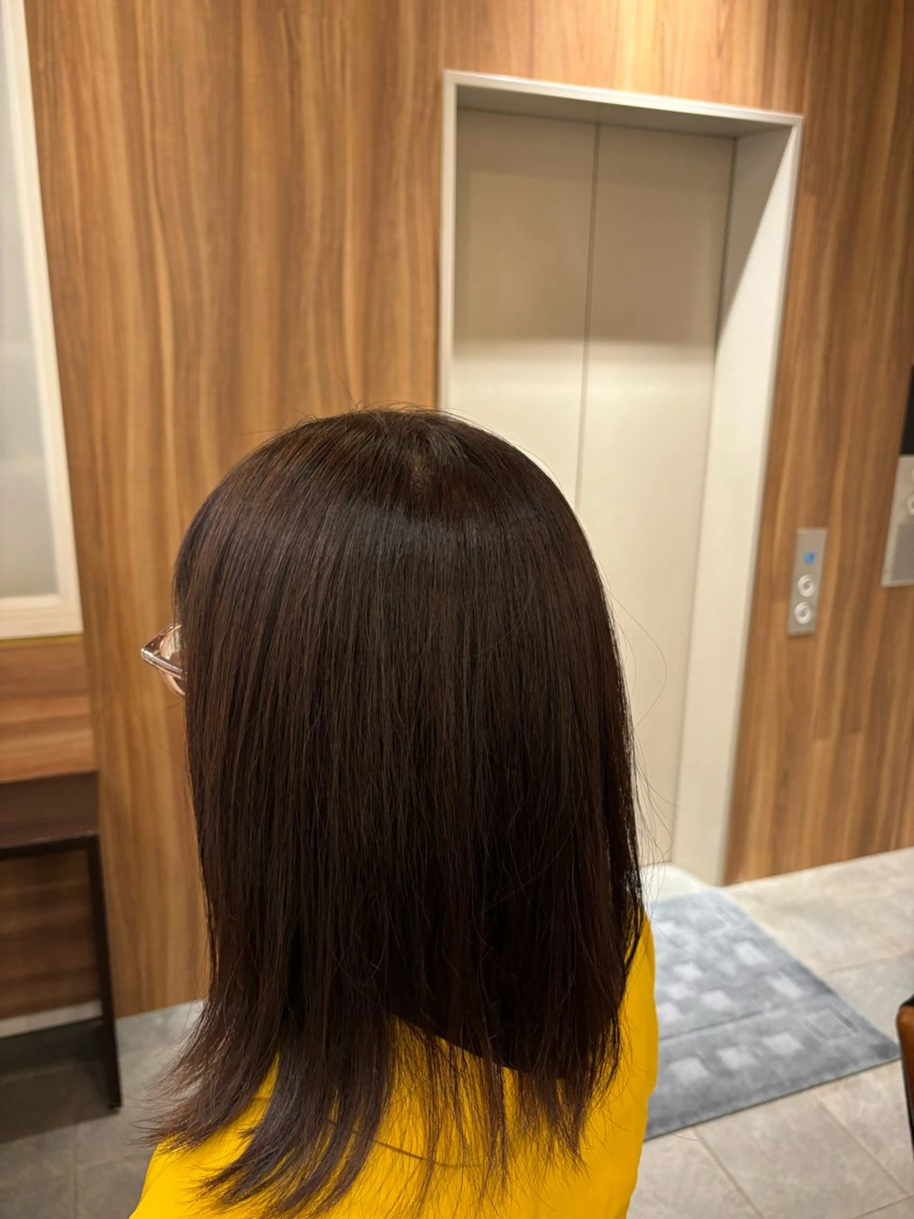 セミロング 石川 幸呼のヘアスタイル