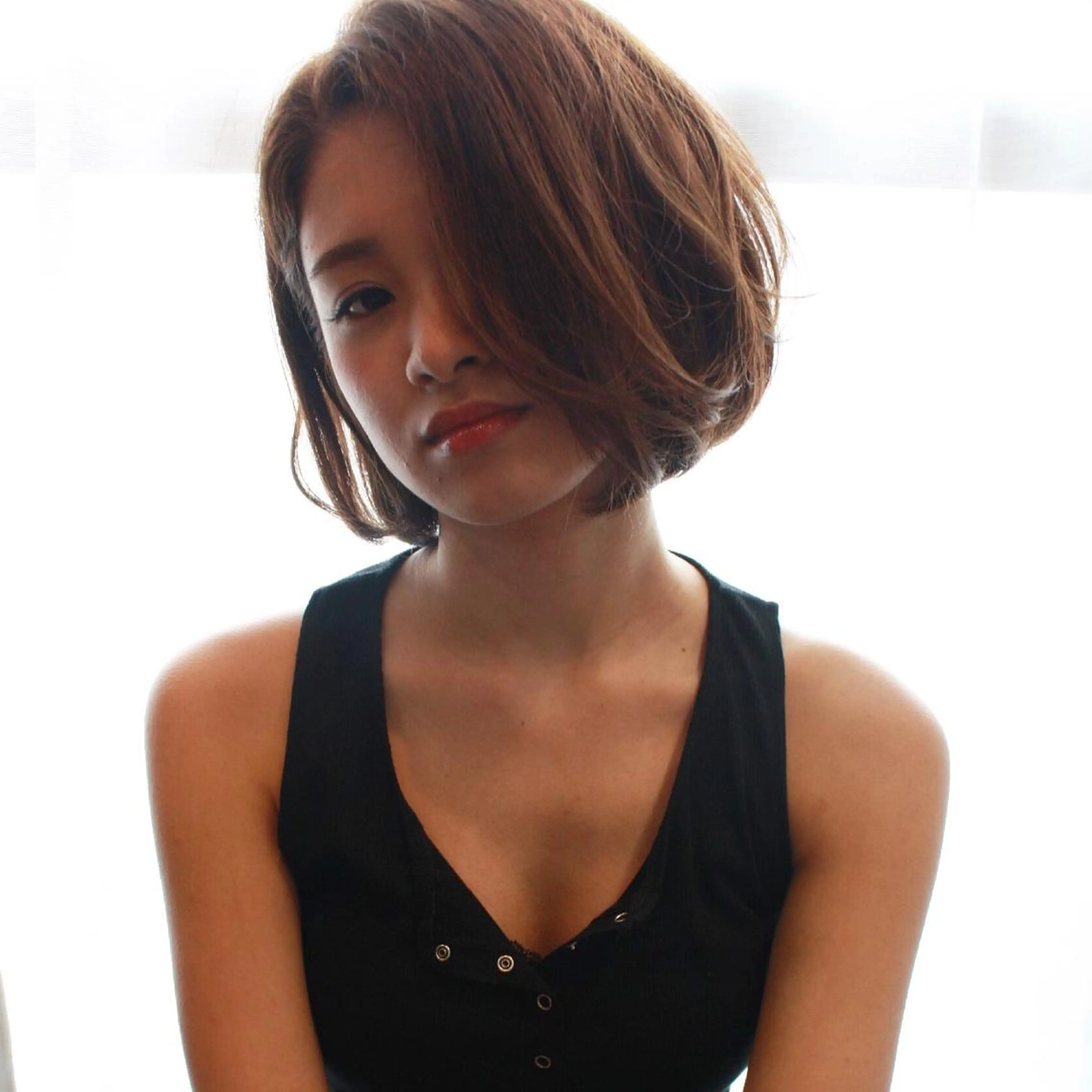 ショート カラー パーマ ブリーチ イルミナカラー 髪質改善 トリートメント tuuli トゥーリのヘアスタイル