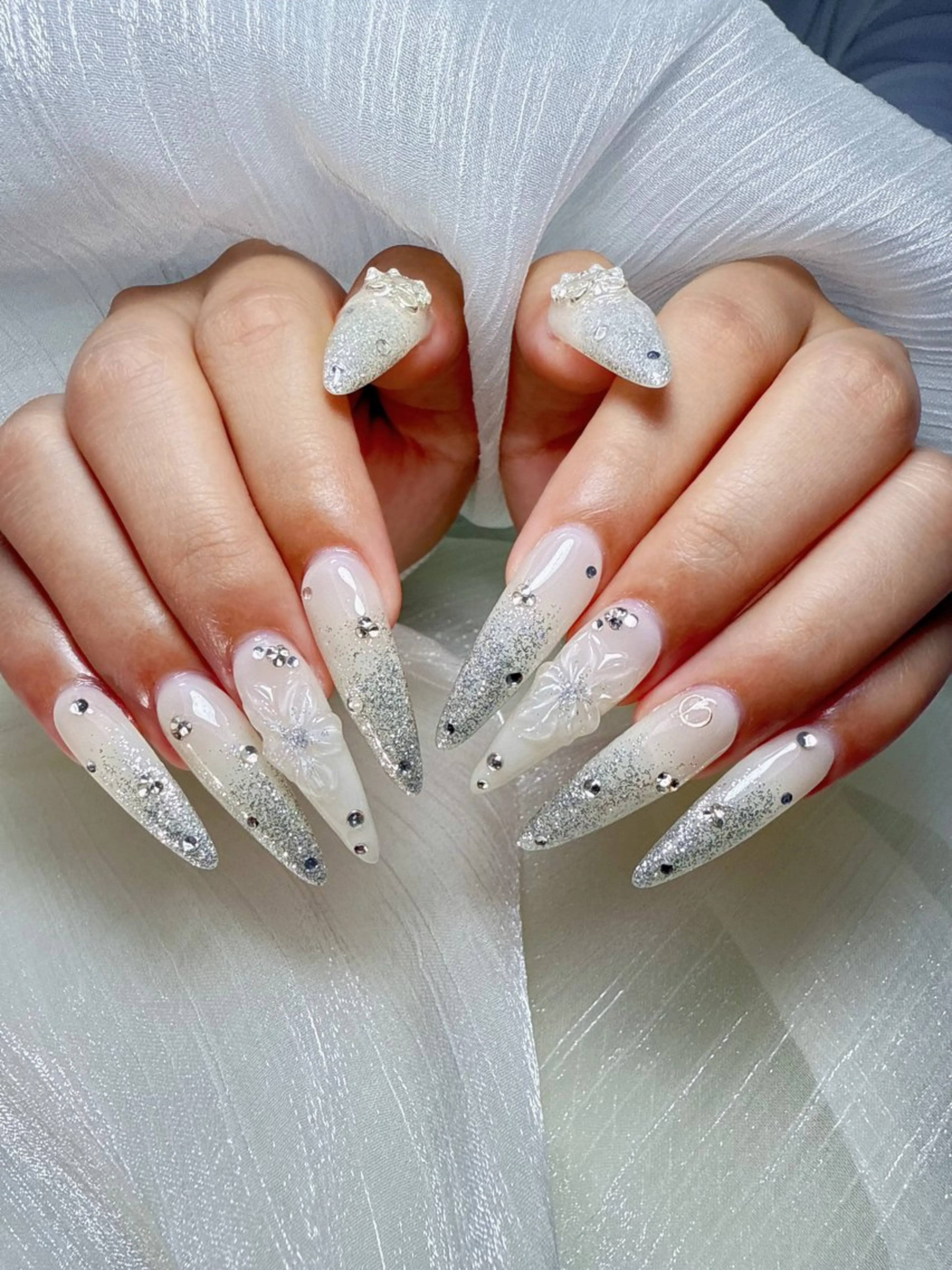 ネイル ハンドネイル Lyly リーリーのネイルデザイン