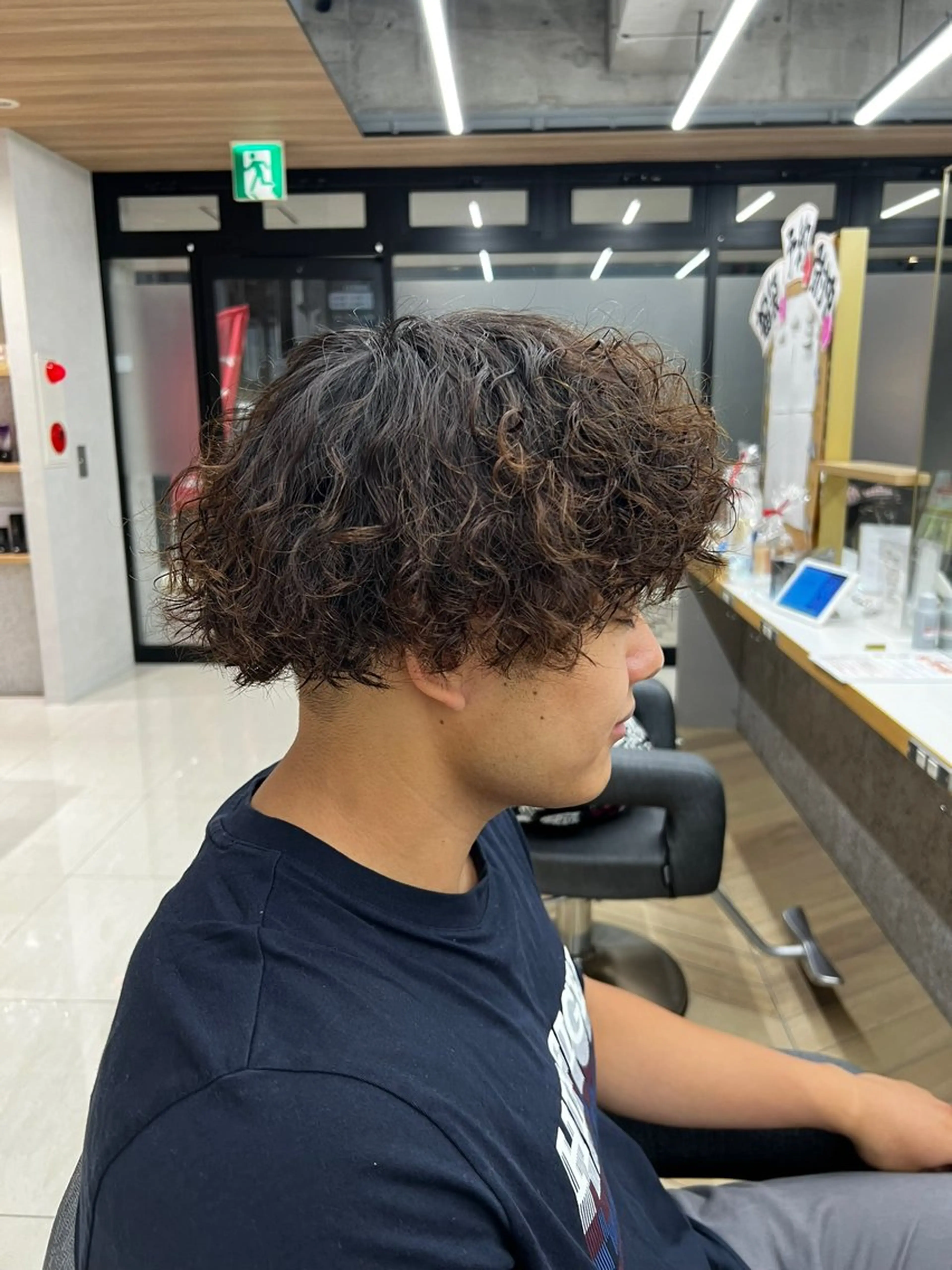 ミディアム パーマ メンズ ミディアムパーマ メンズパーマ プードルパーマ プードルパーマ カット パーマ トリートメント ヘアセット 🏅メンズ特化 ヤマクラ　タイキのヘアスタイル