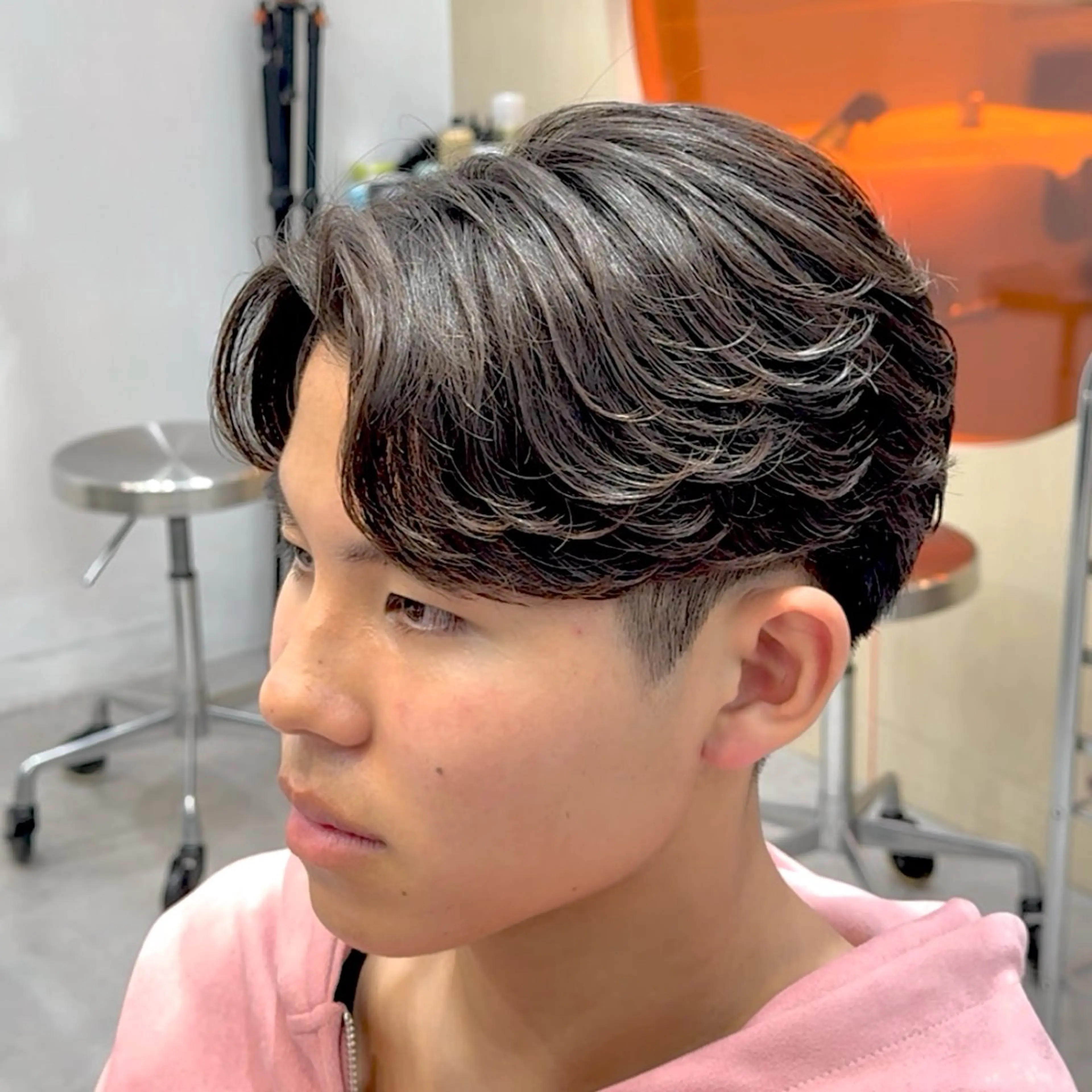 ショート パーマ メンズ フェザーパーマ メンズパーマ カット パーマ トリートメント 一寸木 桂斗のヘアスタイル