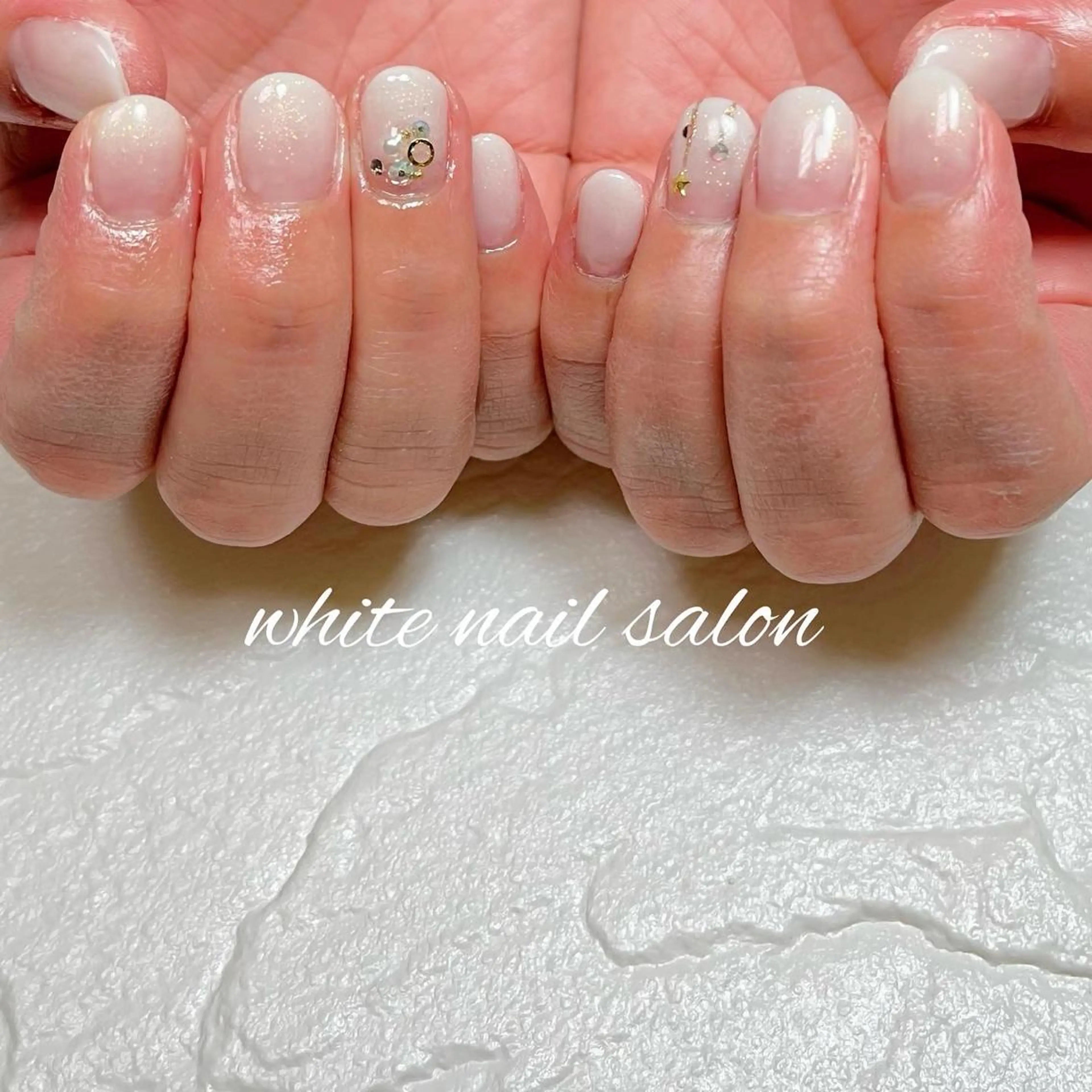 ネイル フットネイル ジェルネイル ハードジェル ラメ(グリッター) 持ち込み ハンドネイル white nail salonのネイルデザイン