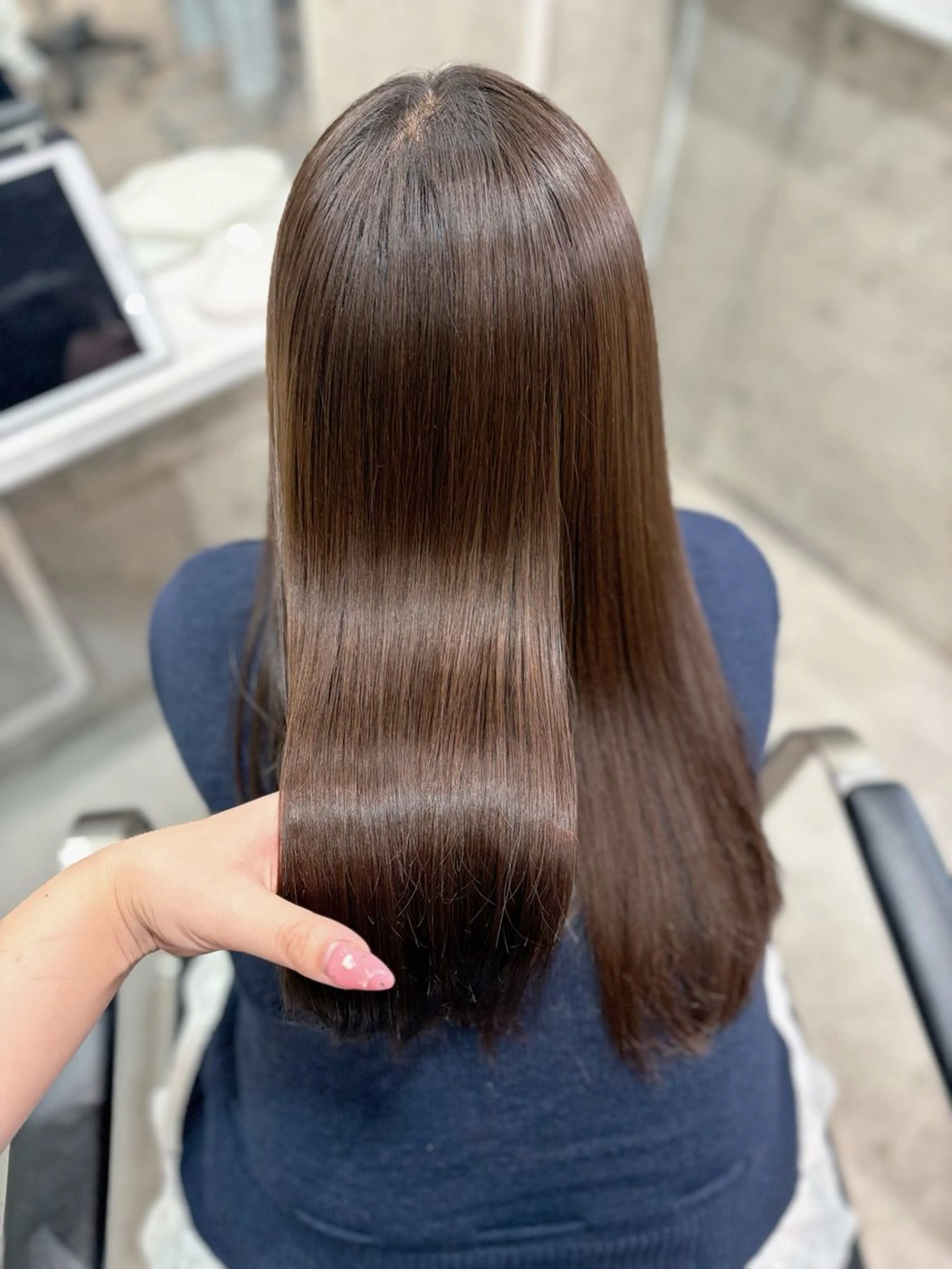 セミロング カット ヘアカラー 縮毛矯正 池田 華怜のヘアスタイル