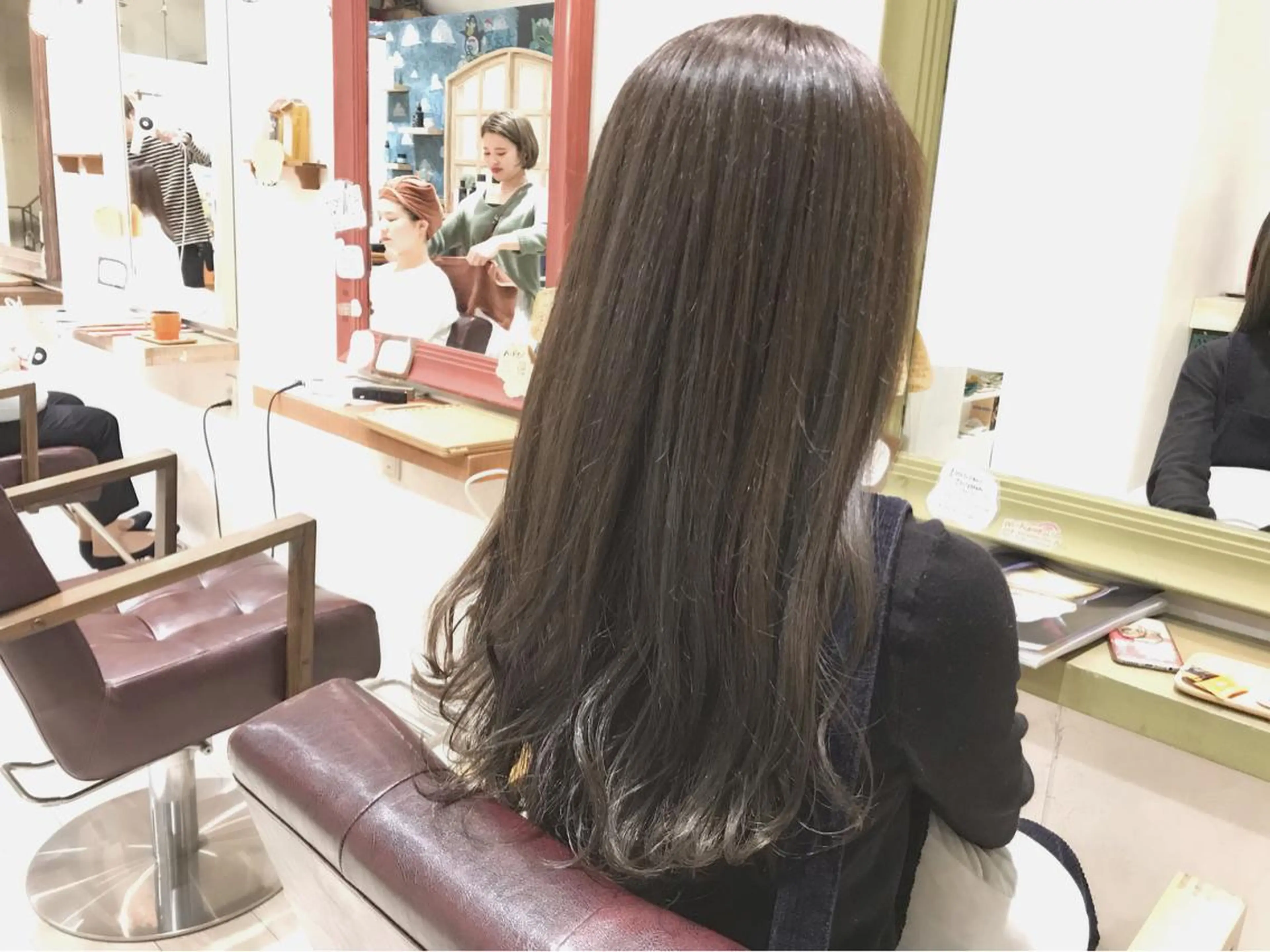 ロング カラー グレージュ ハイライトカラー イルミナカラー ハイライト メンズ指名多数!! SiLO 田島のヘアスタイル