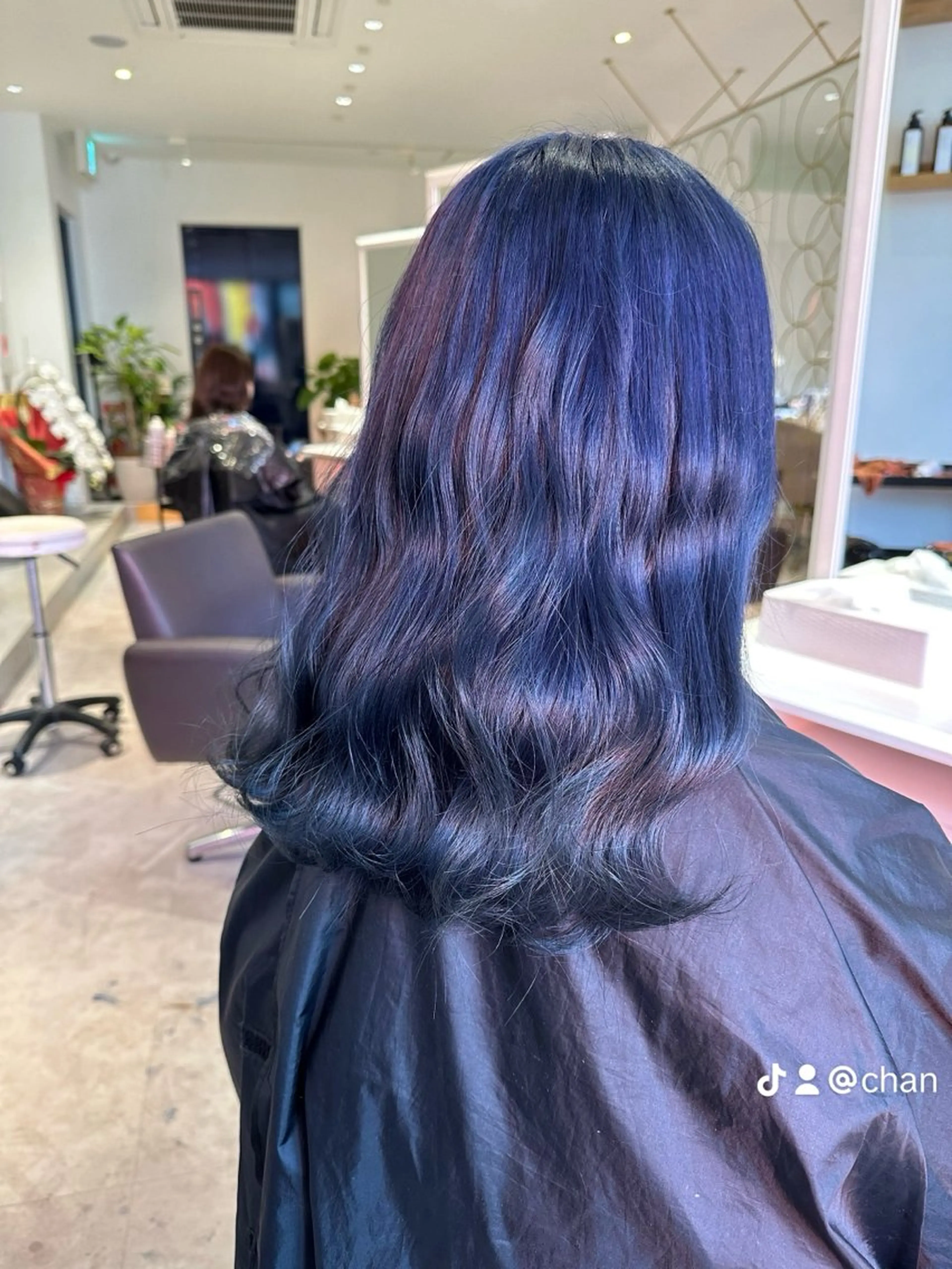 セミロング ヘアカラー 韓国ヘア×ハイトーン AYA💫のヘアスタイル