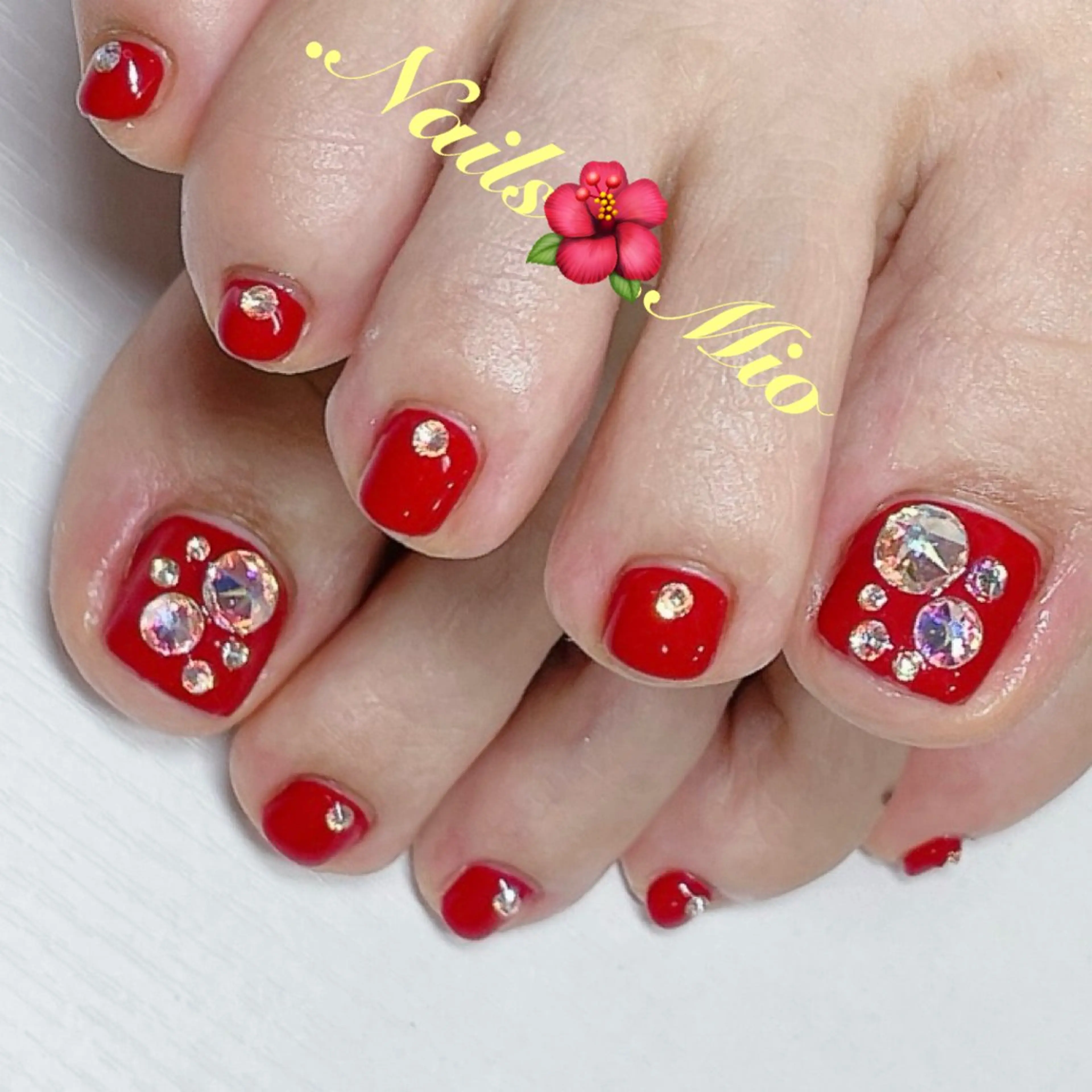 ネイル フットネイル ジェルネイル ワンカラーネイル ストーンネイル .Nails Mio 赤羽西ネイルサロンのネイルデザイン