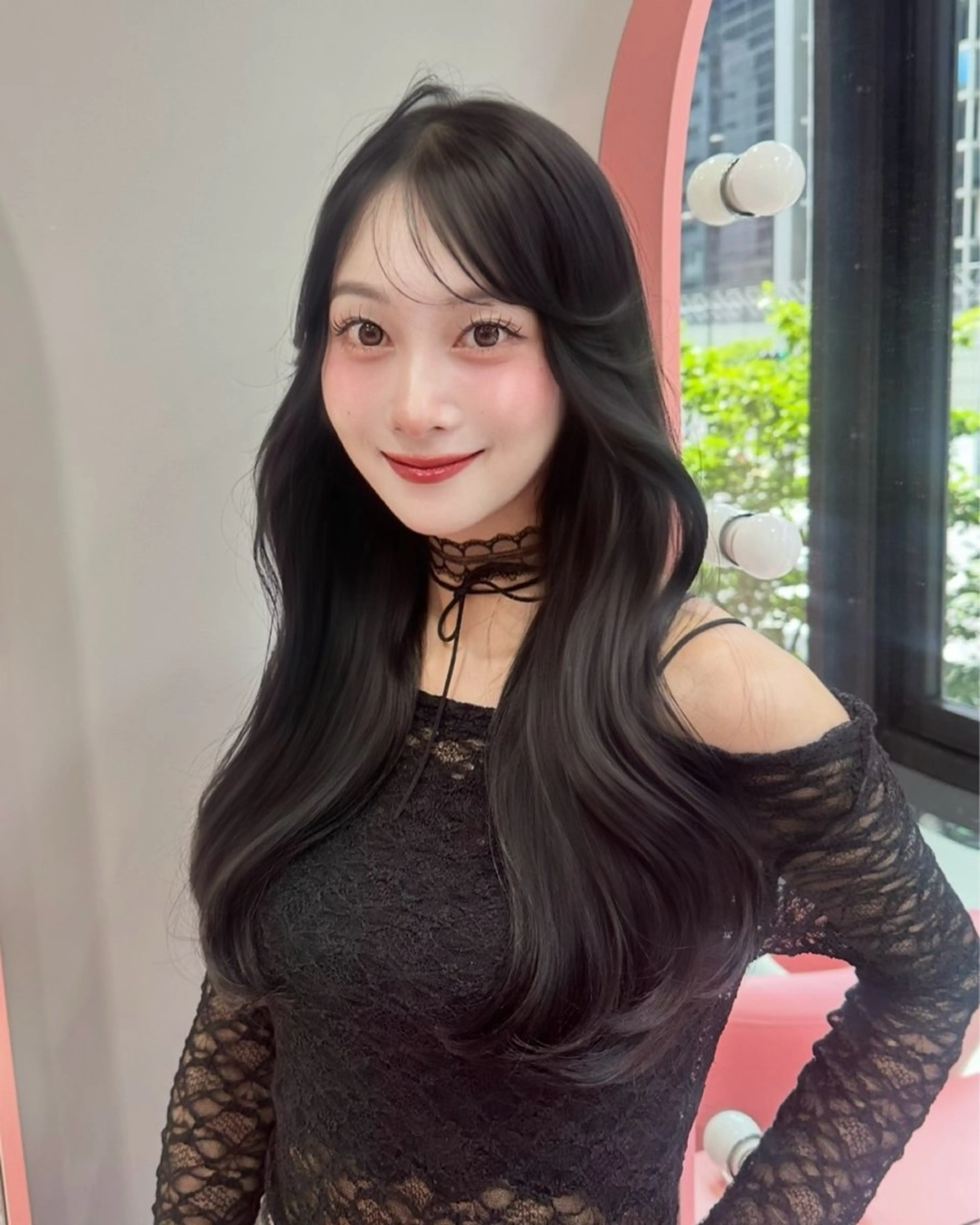 ロング 顔まわりレイヤー 顔周りカット 伸ばしかけ 韓国風ヘア レイヤーカット 透明感カラー♡ 原宿美容室￤Rinaのヘアスタイル