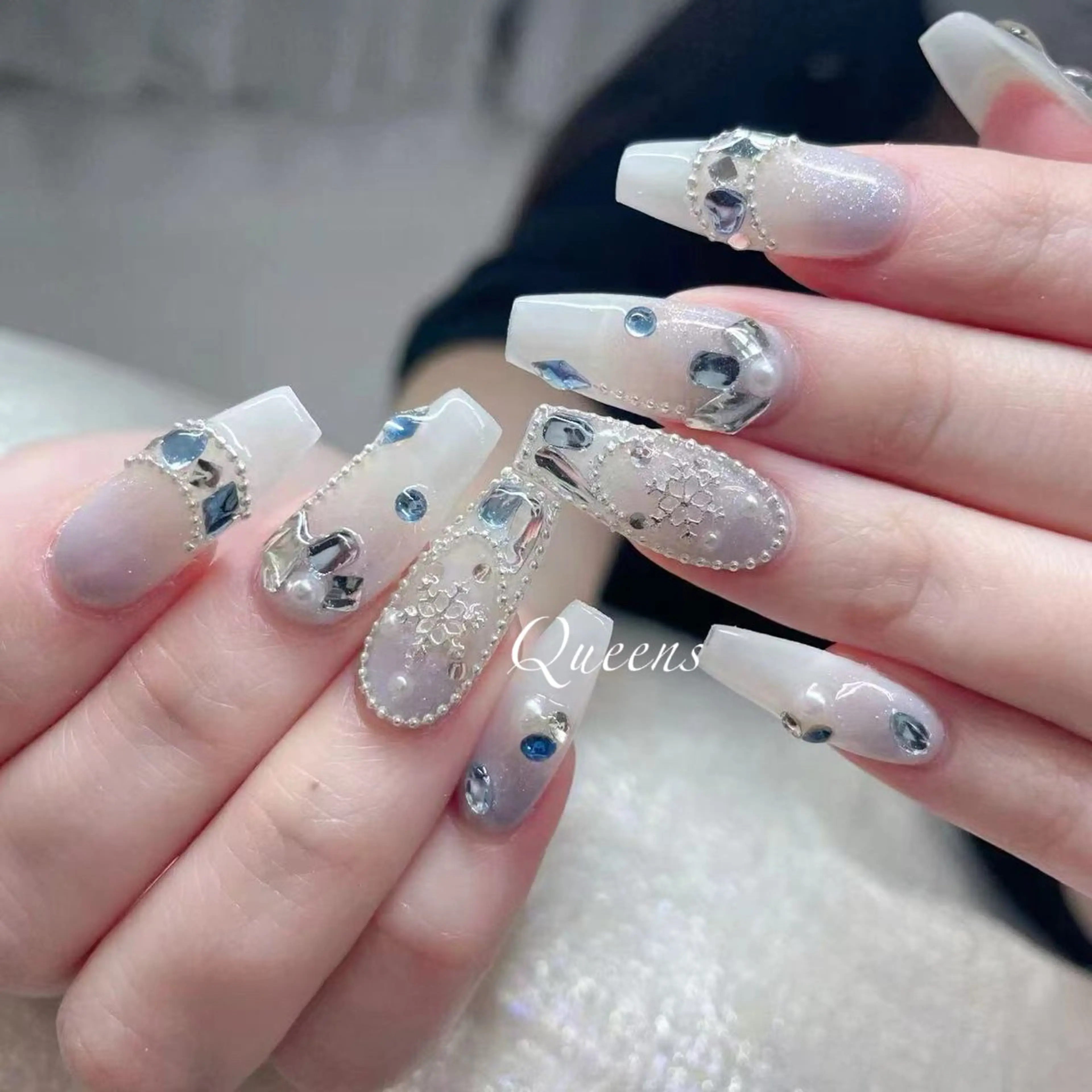 ネイル ハンドネイル Queens テイのネイルデザイン