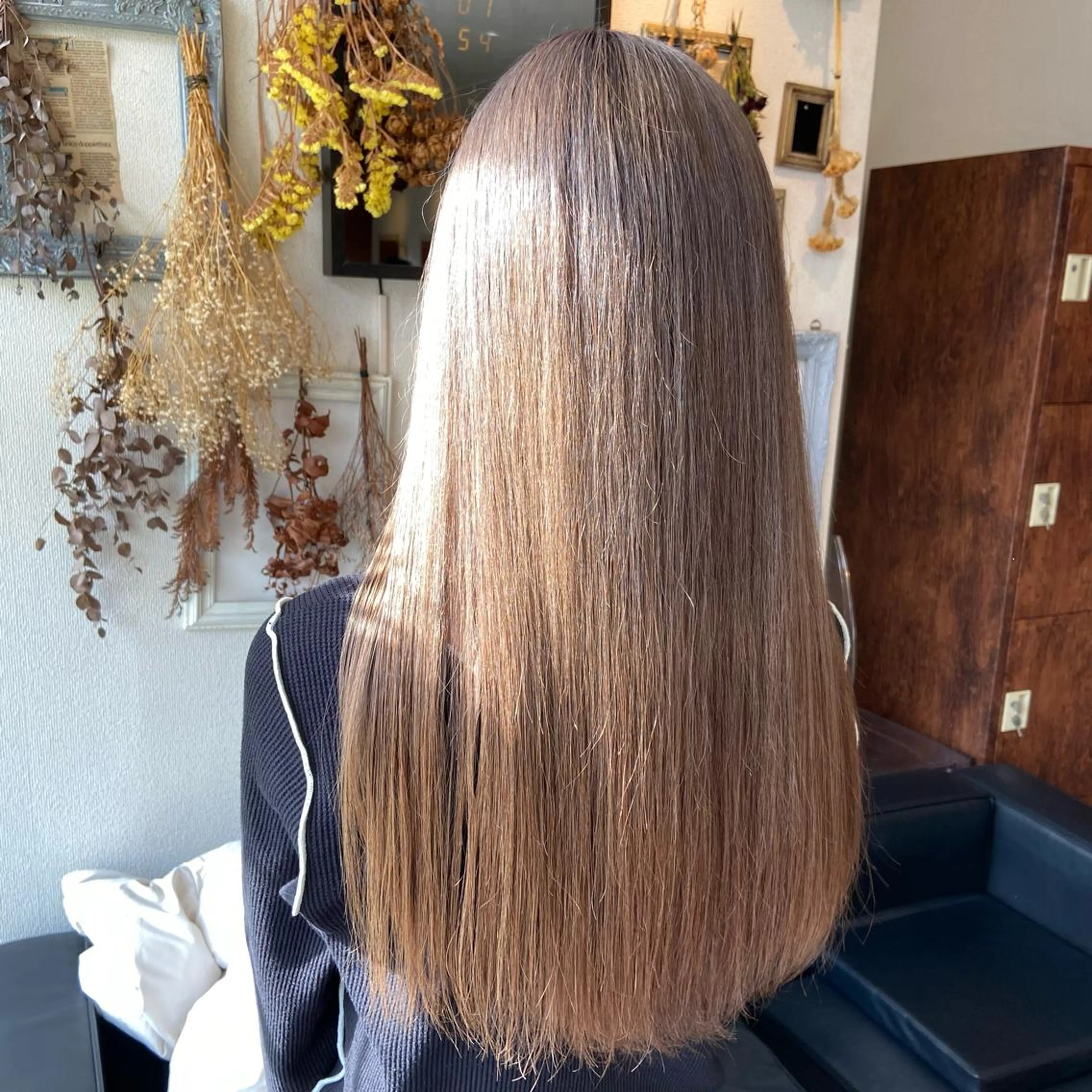 ロング カラー グレージュ オリーブグレージュ オリーブグレー 大人女性の艶カット カラー/菊池柊真🌟のヘアスタイル